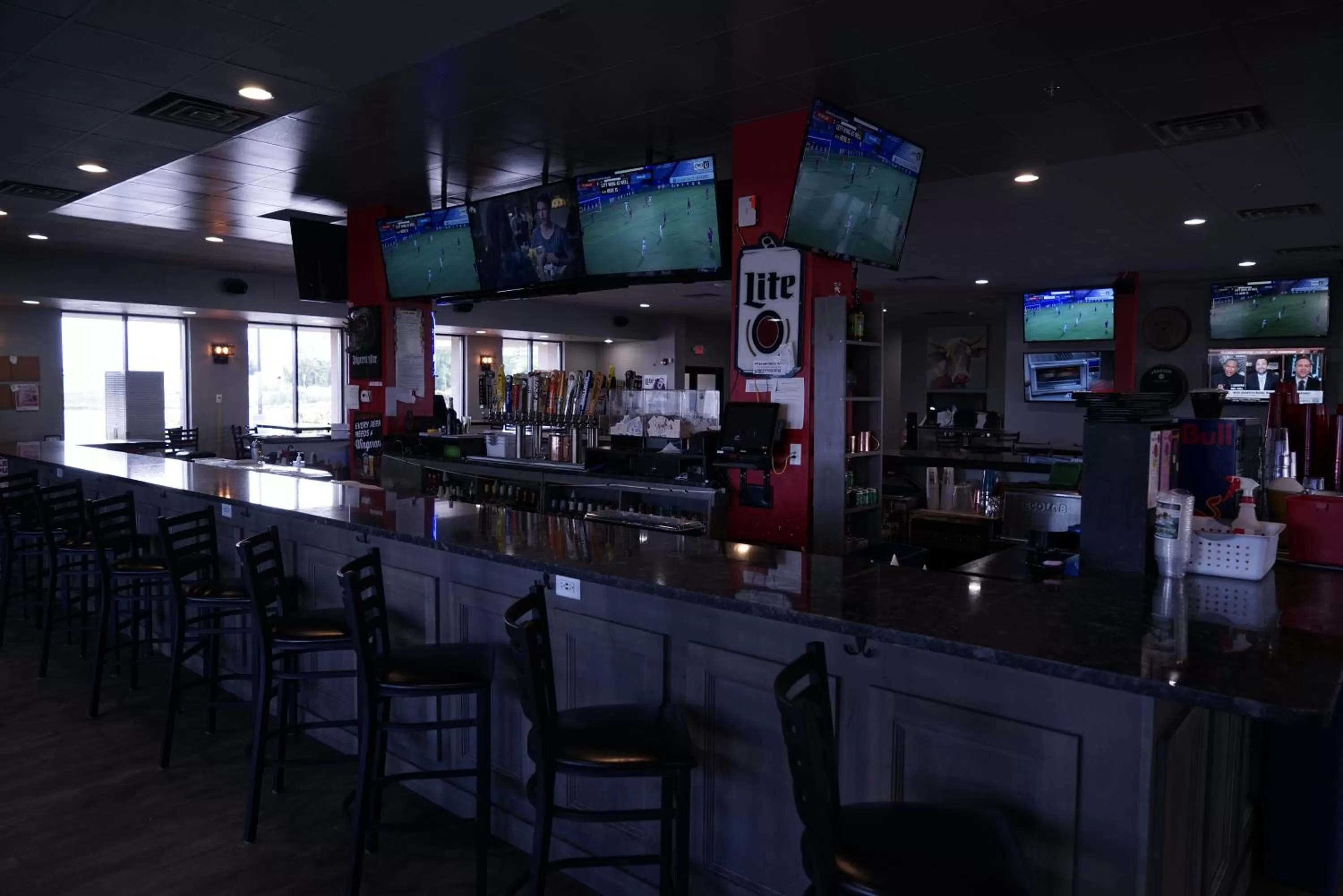 Restaurant/places to eat in Baymont by Wyndham Shakopee