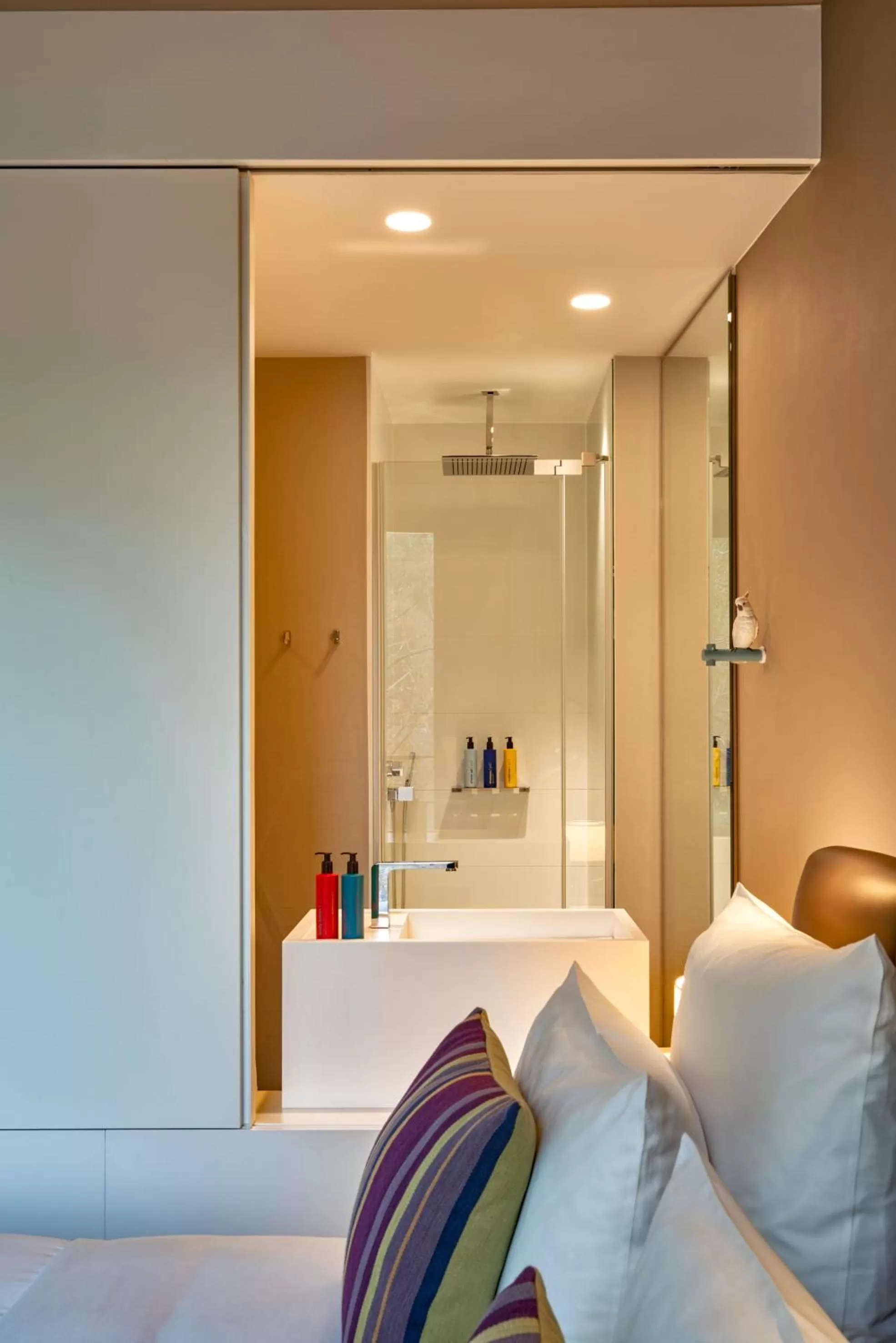 Shower in SO/ Berlin Das Stue