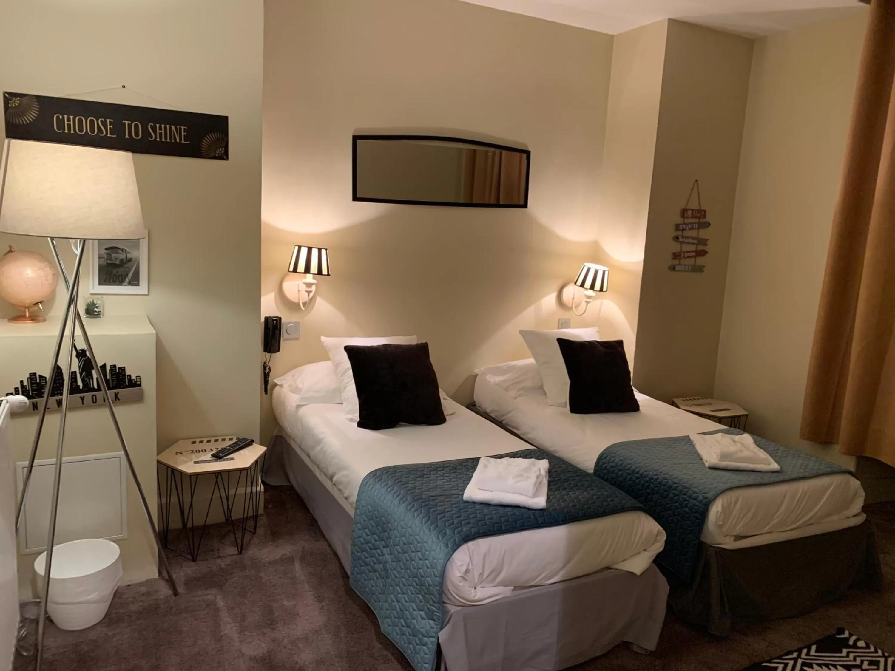 Bed in Hôtel Restaurant Le Repère