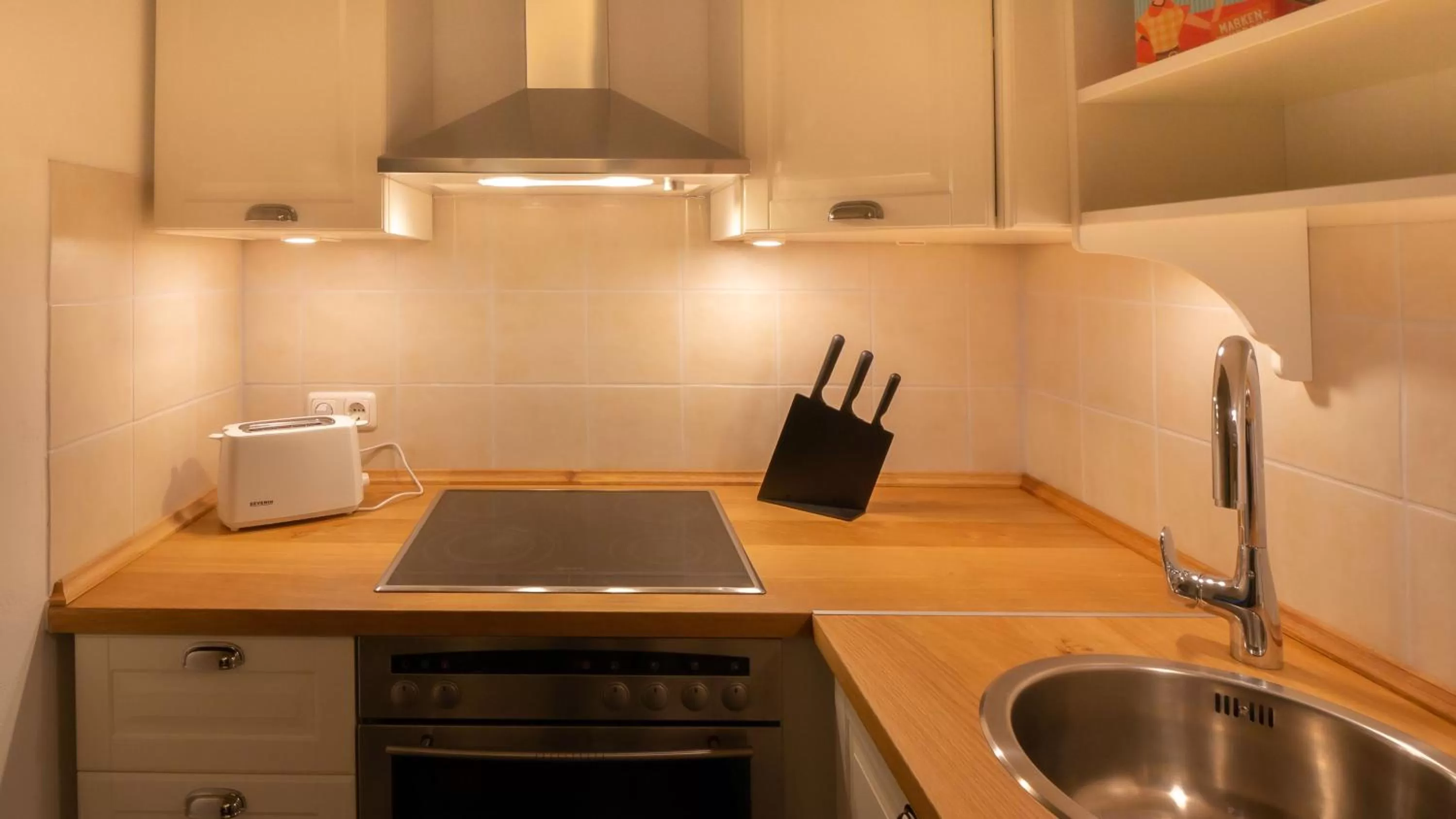 Kitchen or kitchenette in Rosenhof-Lodge