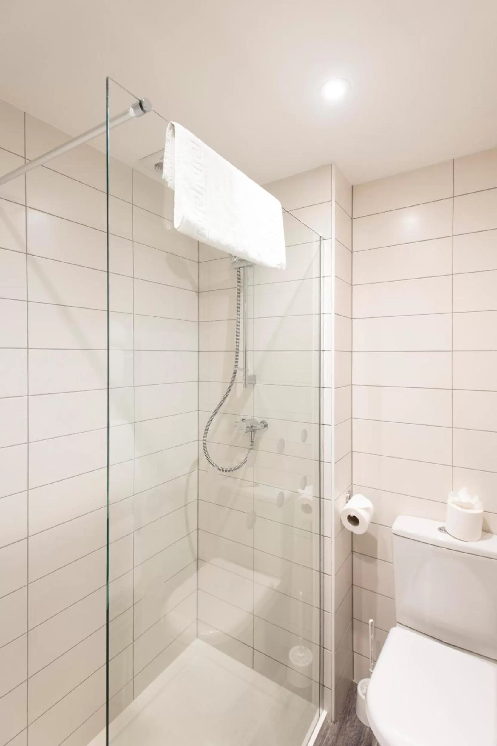 Shower in Tregenna Castle Resort