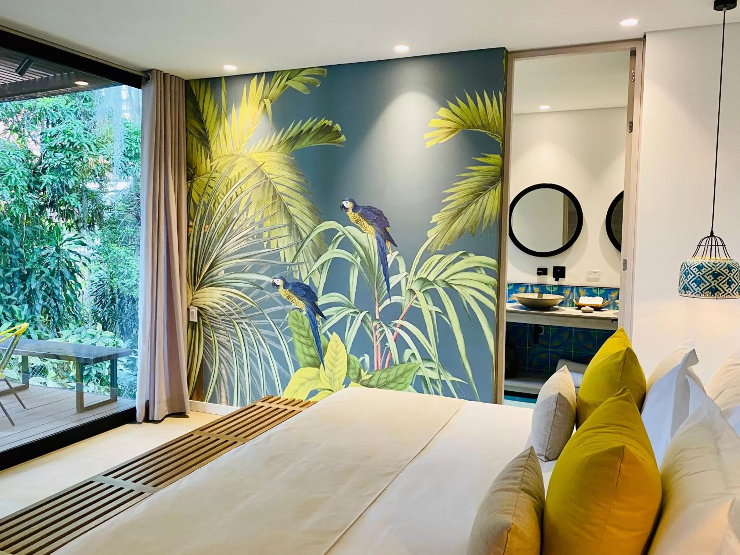 Photo of the whole room, Bed in Patio del Mundo