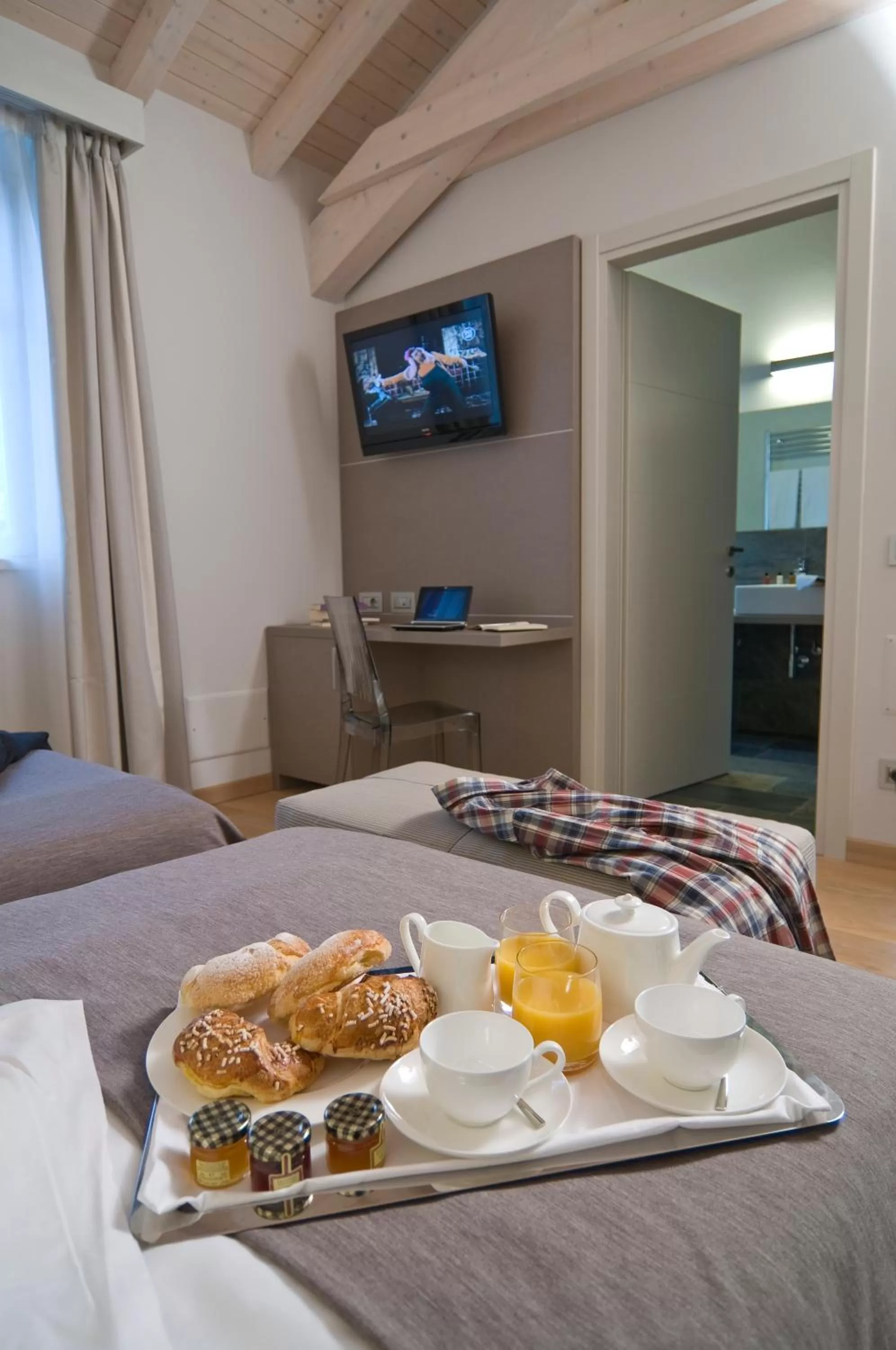 Decorative detail, Bed in Hotel Di Varese