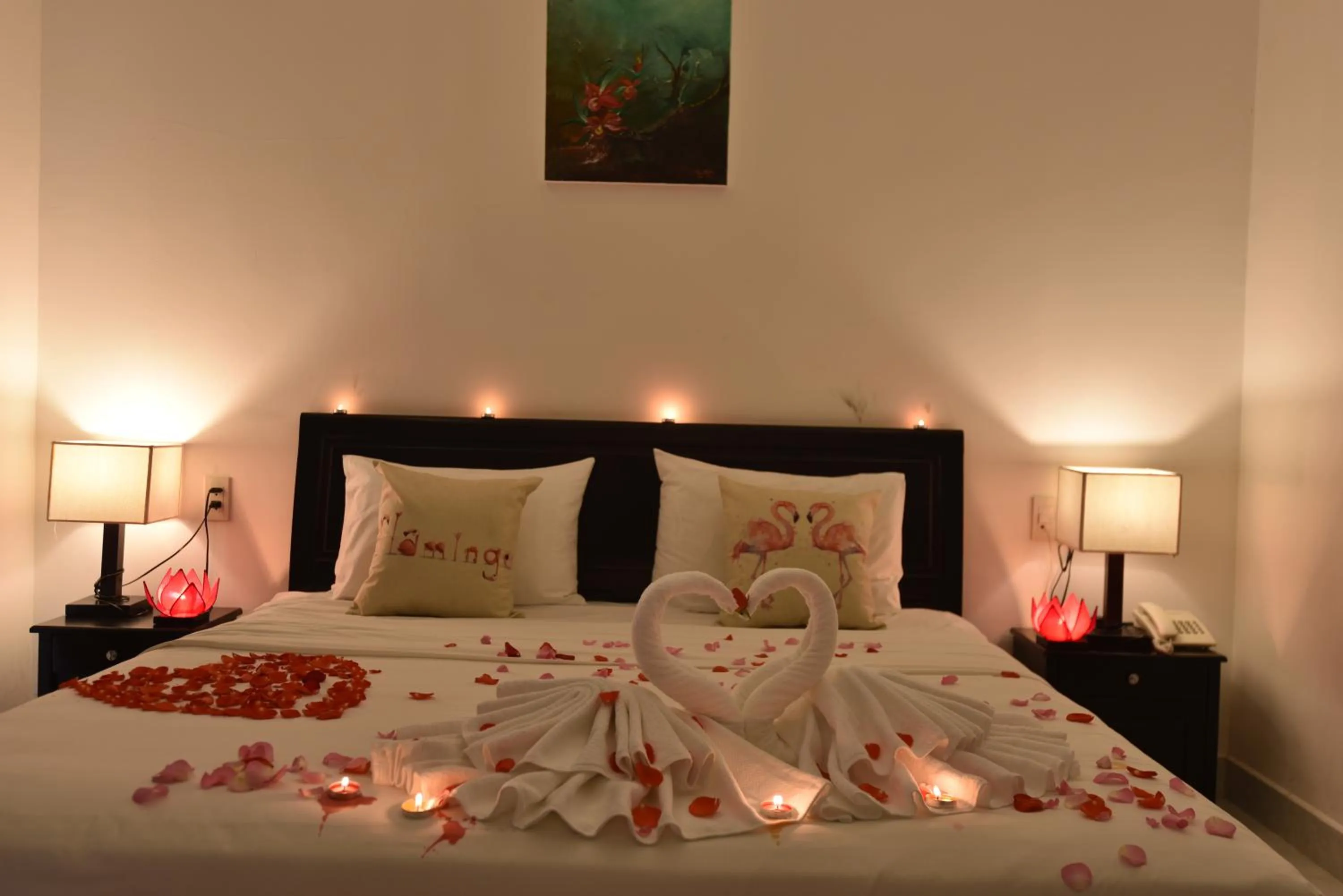 Bed in Flamingo Villa Homestay - Big Rooms with Balcony - Close to Hoi An Old Town 200m & Temple Bridge - Large Outside Pool for Sun Bathing