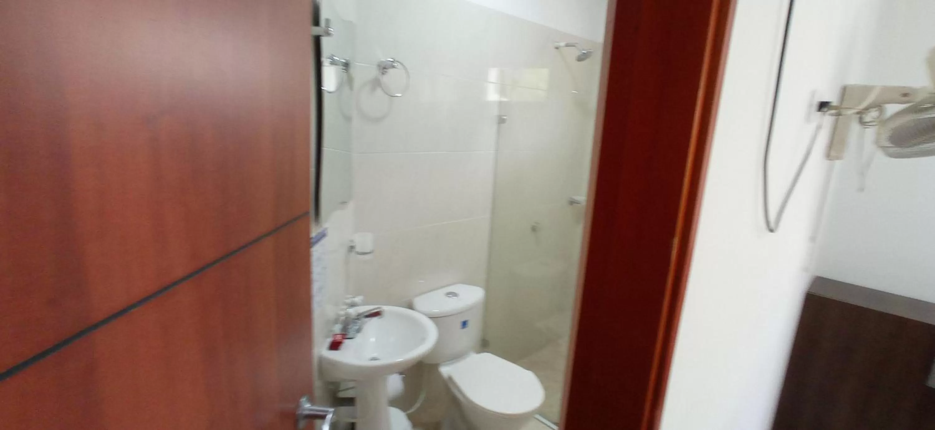 Bathroom in Hotel Tamaca Real