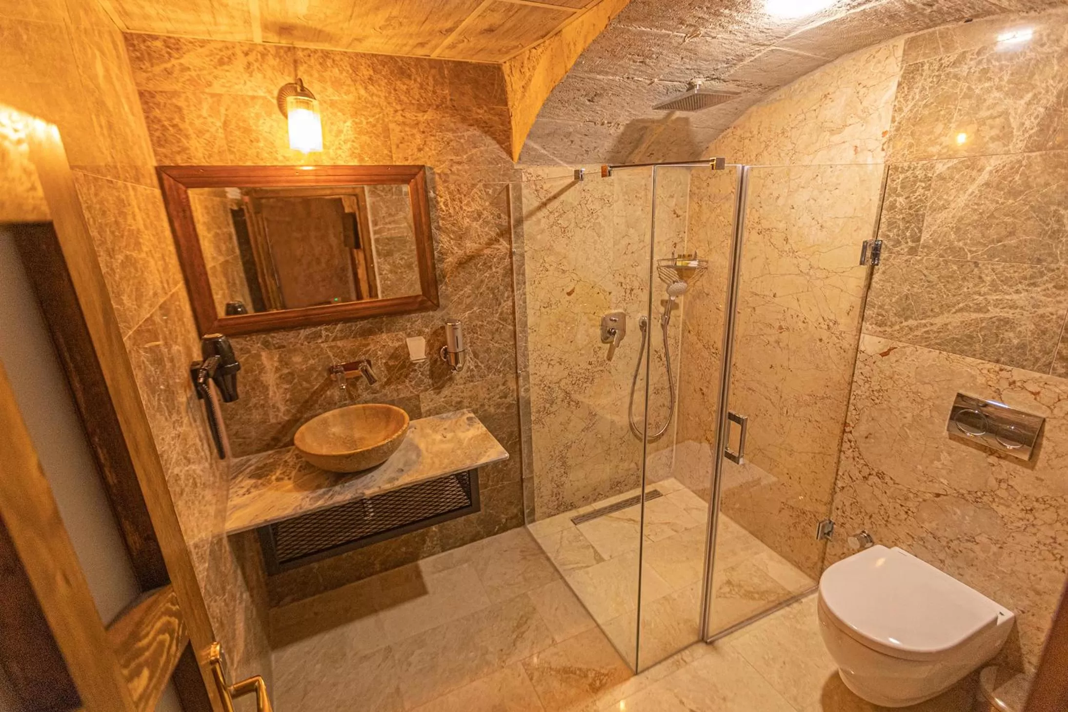 Bathroom in Taskonak Hotel