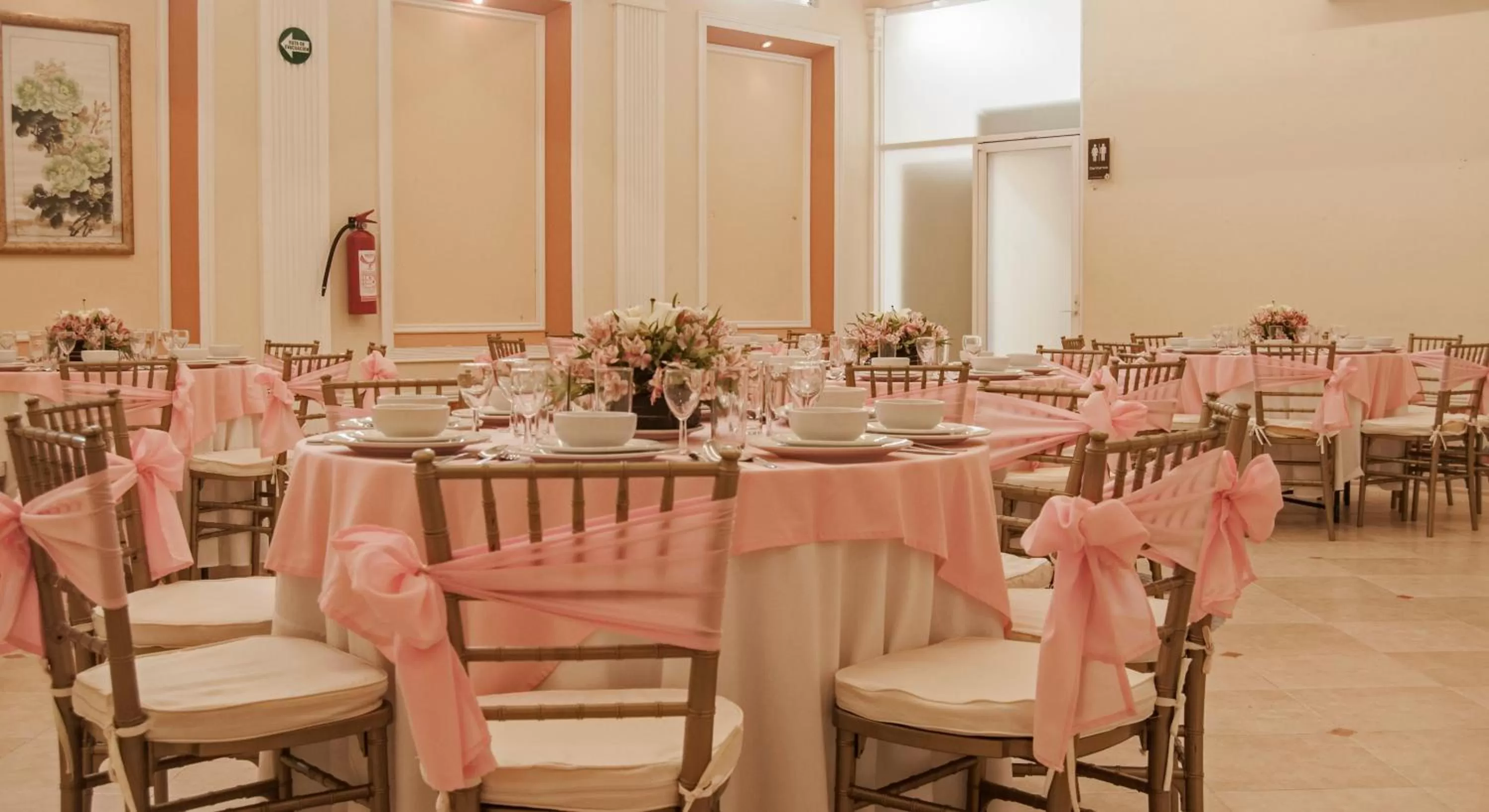 Banquet/Function facilities in Villa las Margaritas Plaza Cristal