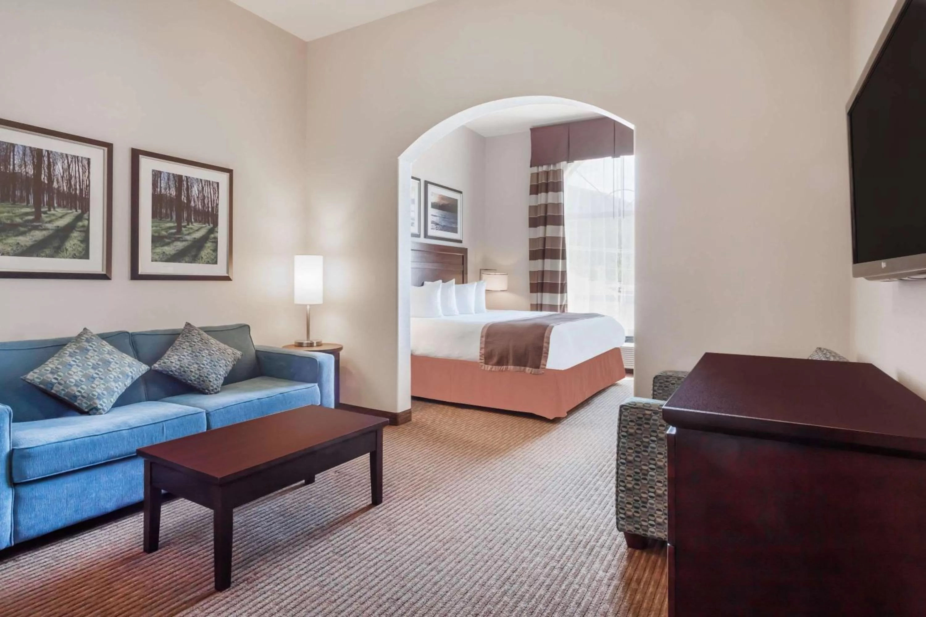 Photo of the whole room, Bed in Ramada by Wyndham Creston