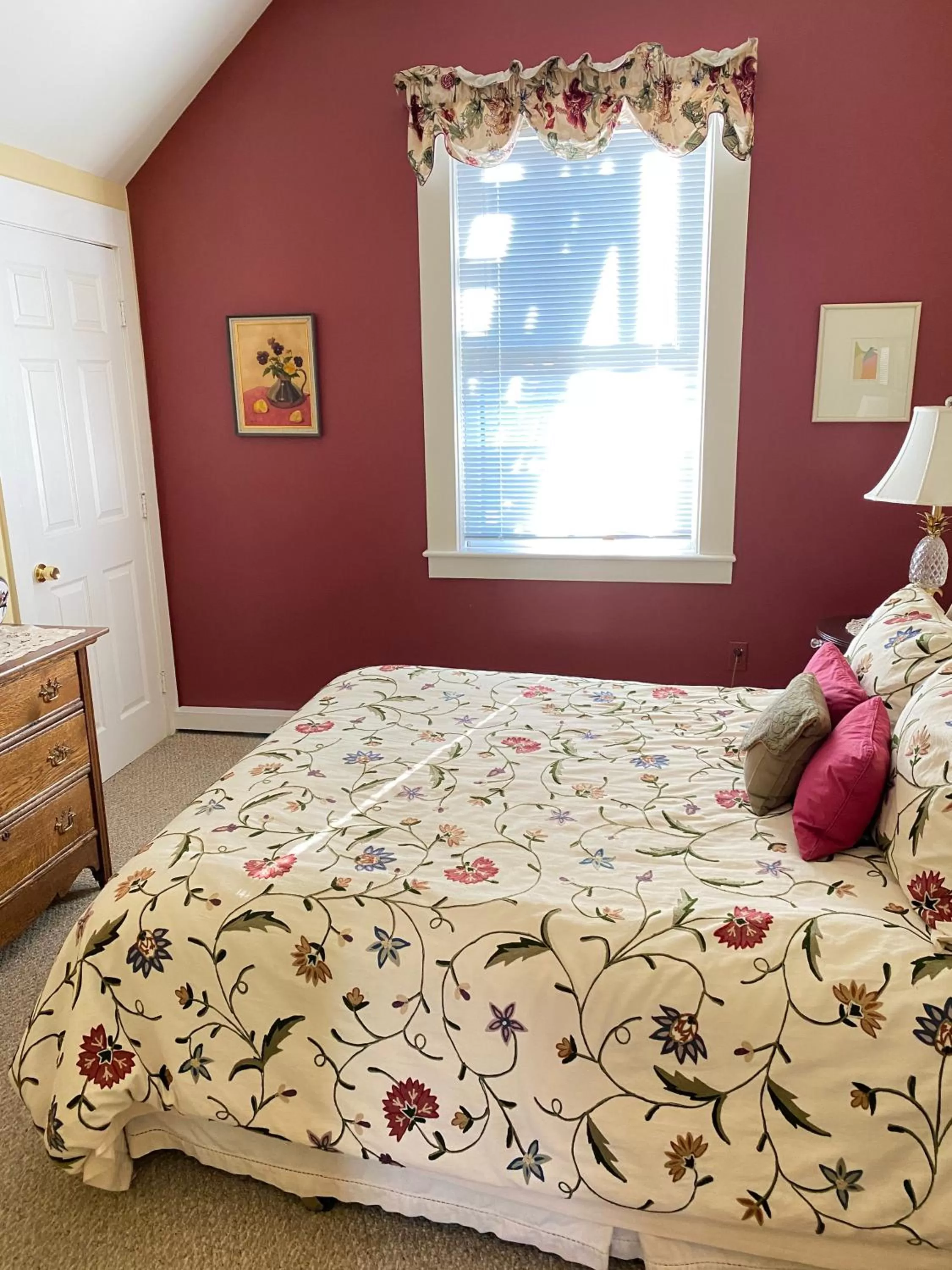 Bedroom, Bed in Bristol Suites