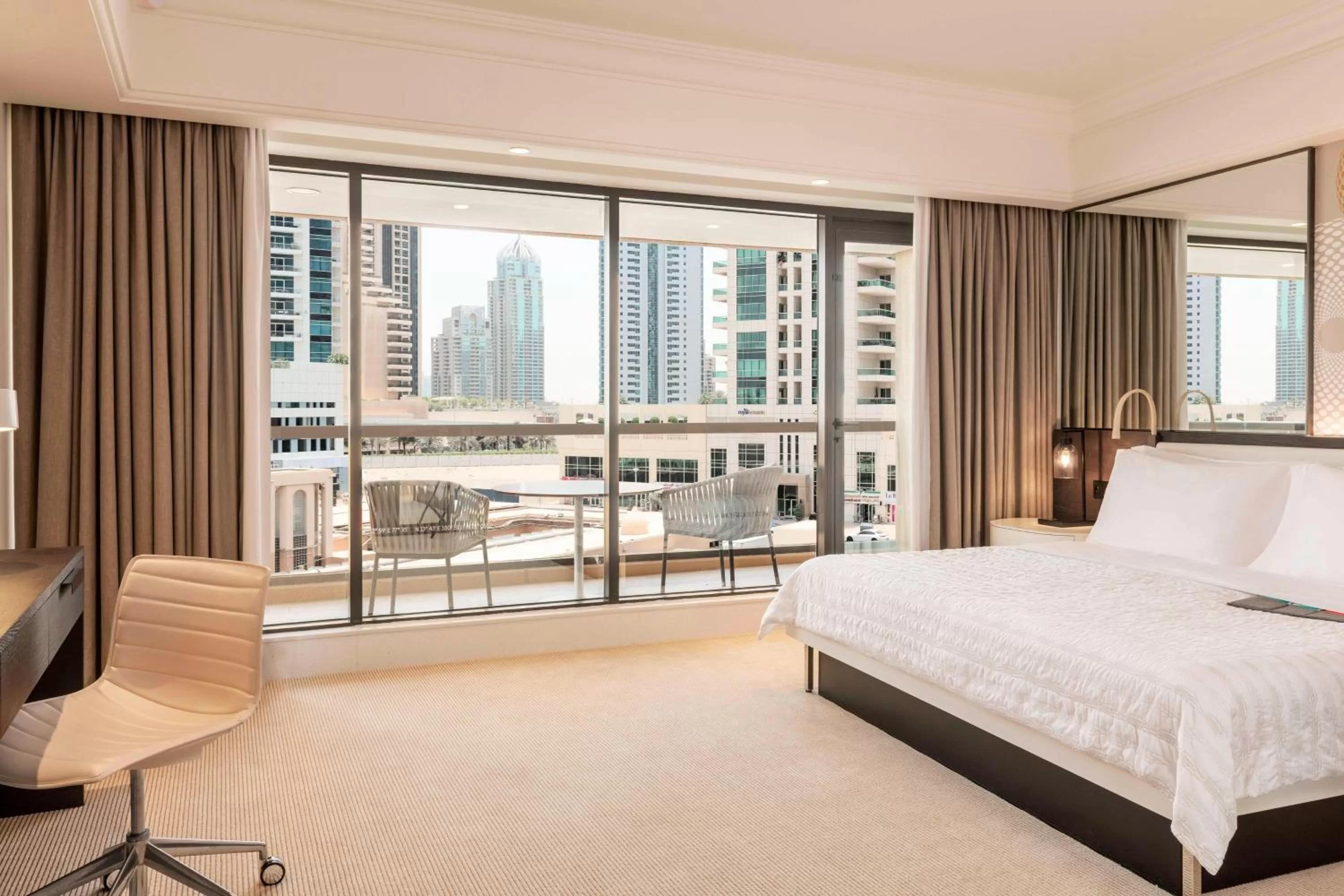 Photo of the whole room, Bed in Le Royal Meridien Beach Resort & Spa Dubai