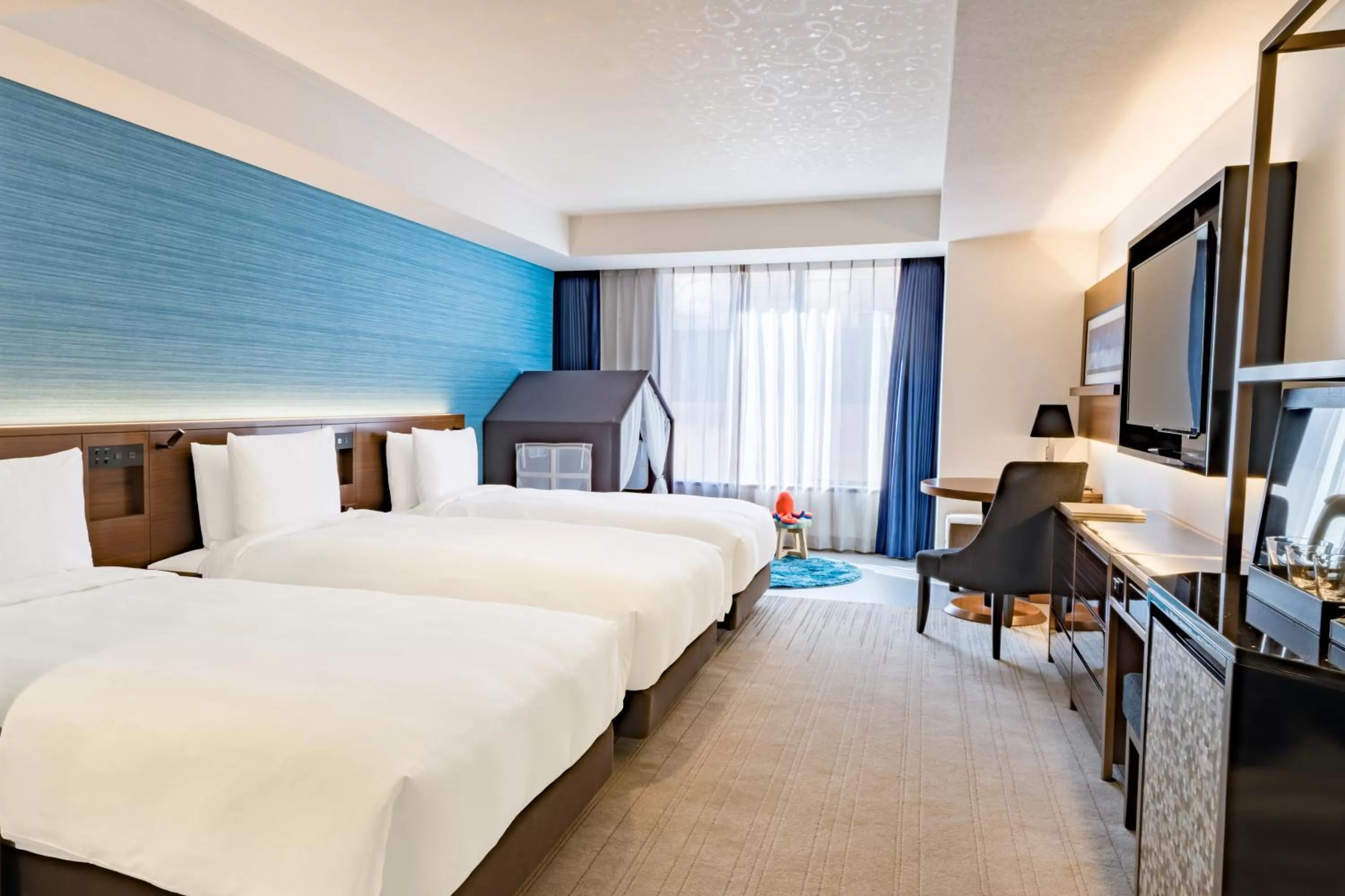 Bathroom, Bed in Hyatt Regency Tokyo Bay