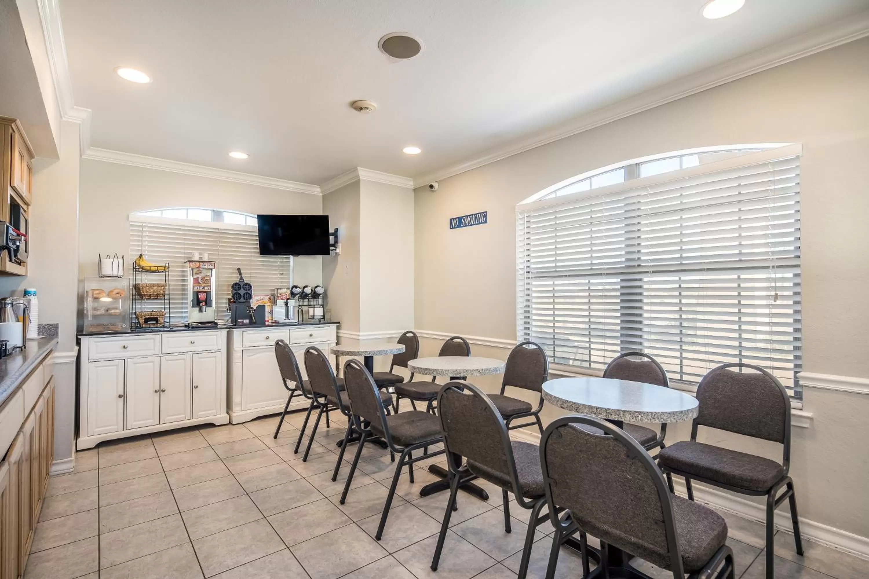 Restaurant/places to eat in Americas Best Value Inn New Braunfels