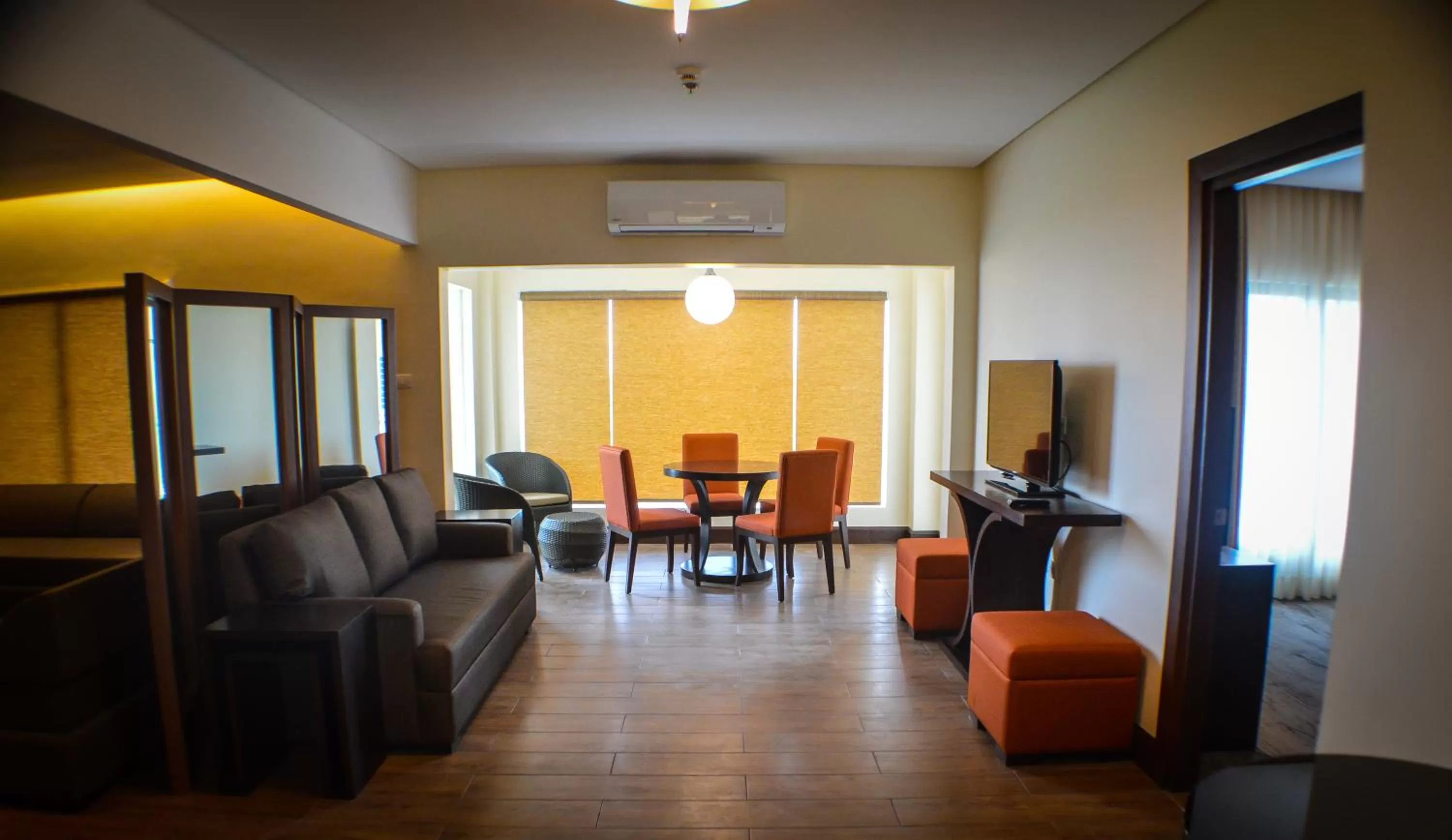 Bedroom in Hotel Monticello Tagaytay