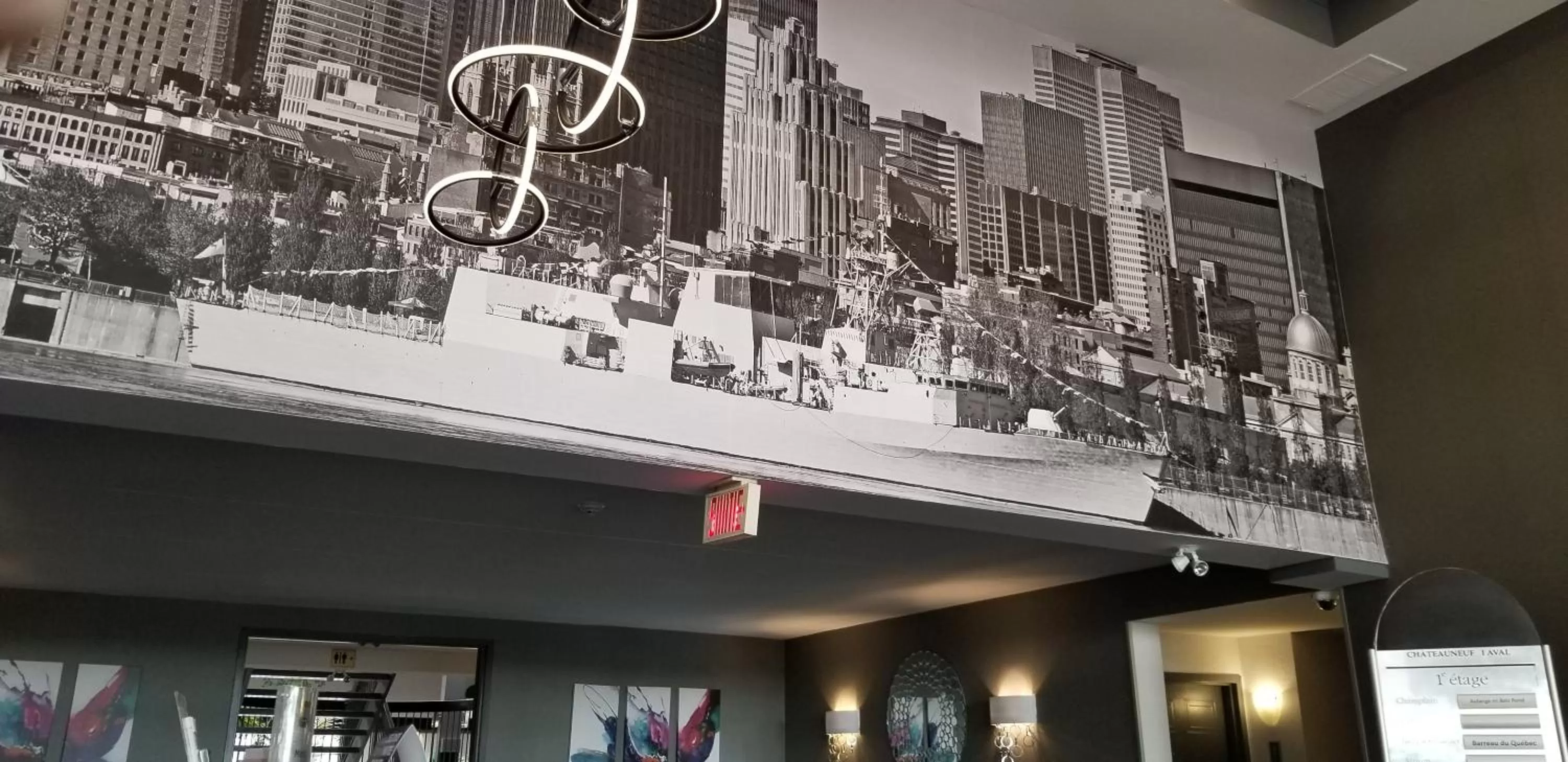 Lobby or reception in Best Western Laval-Montreal & Conference Centre