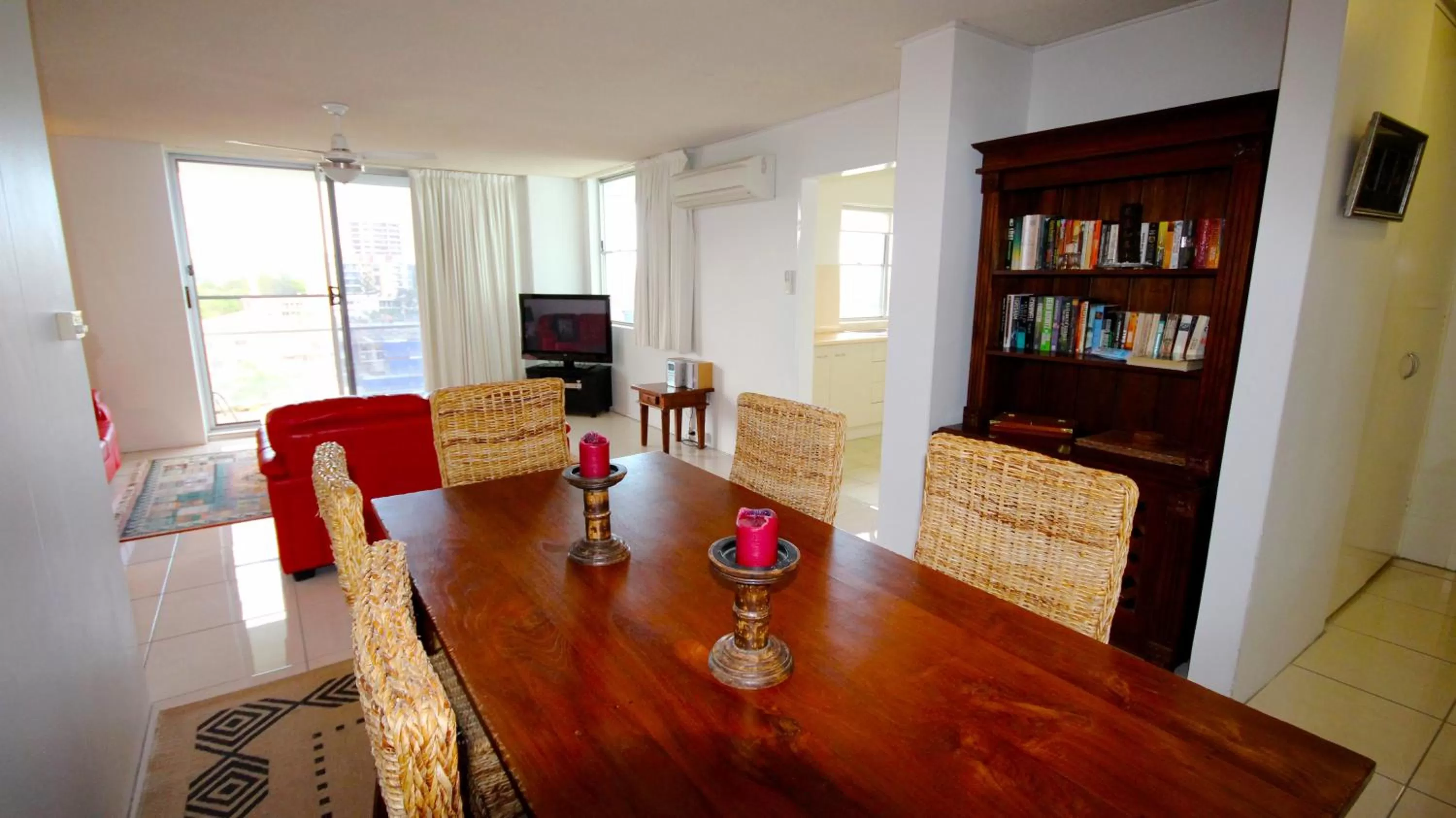 Living room in Tradewinds Apartments