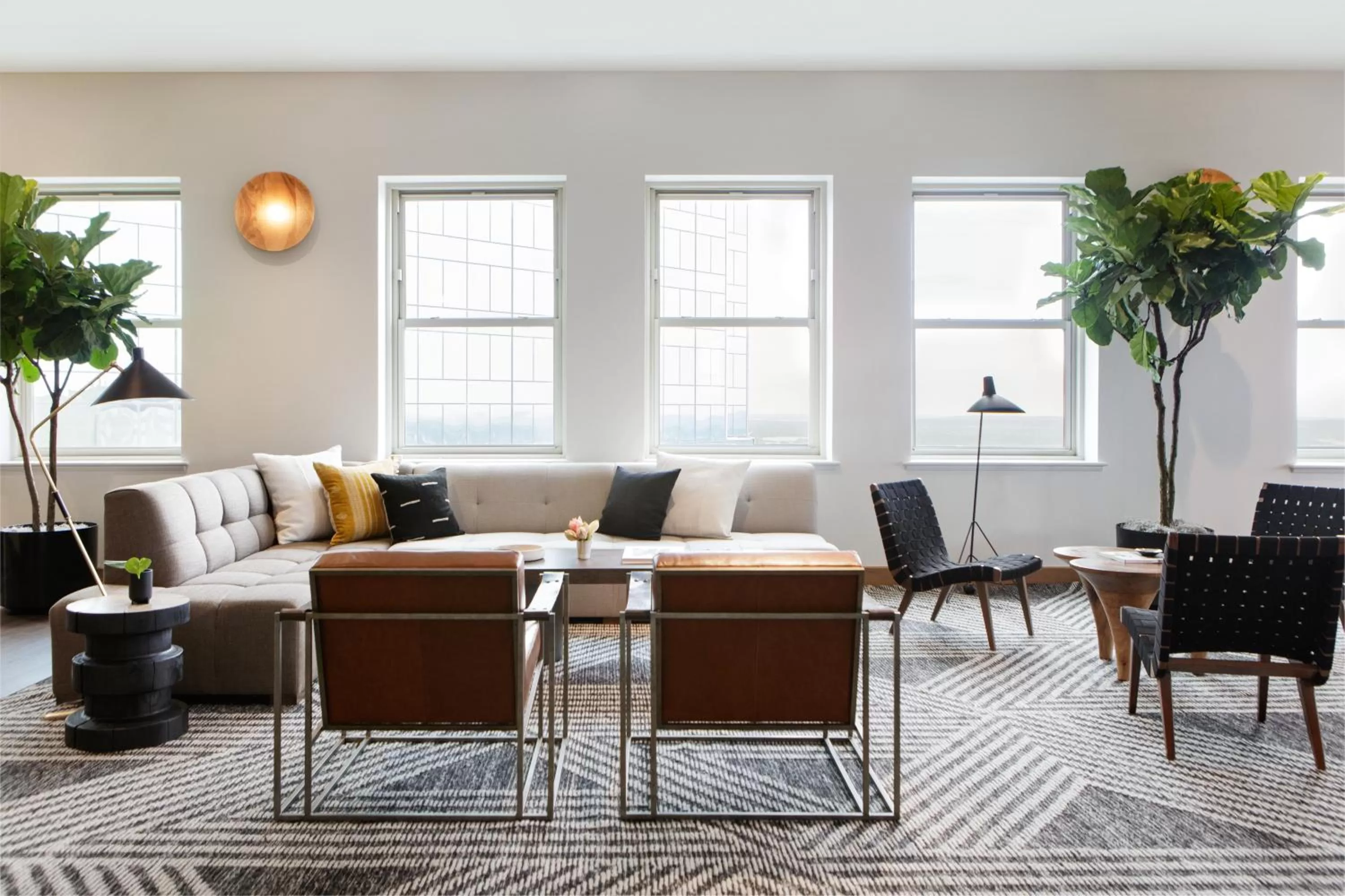 Living room in Kimpton - Harper Hotel by IHG