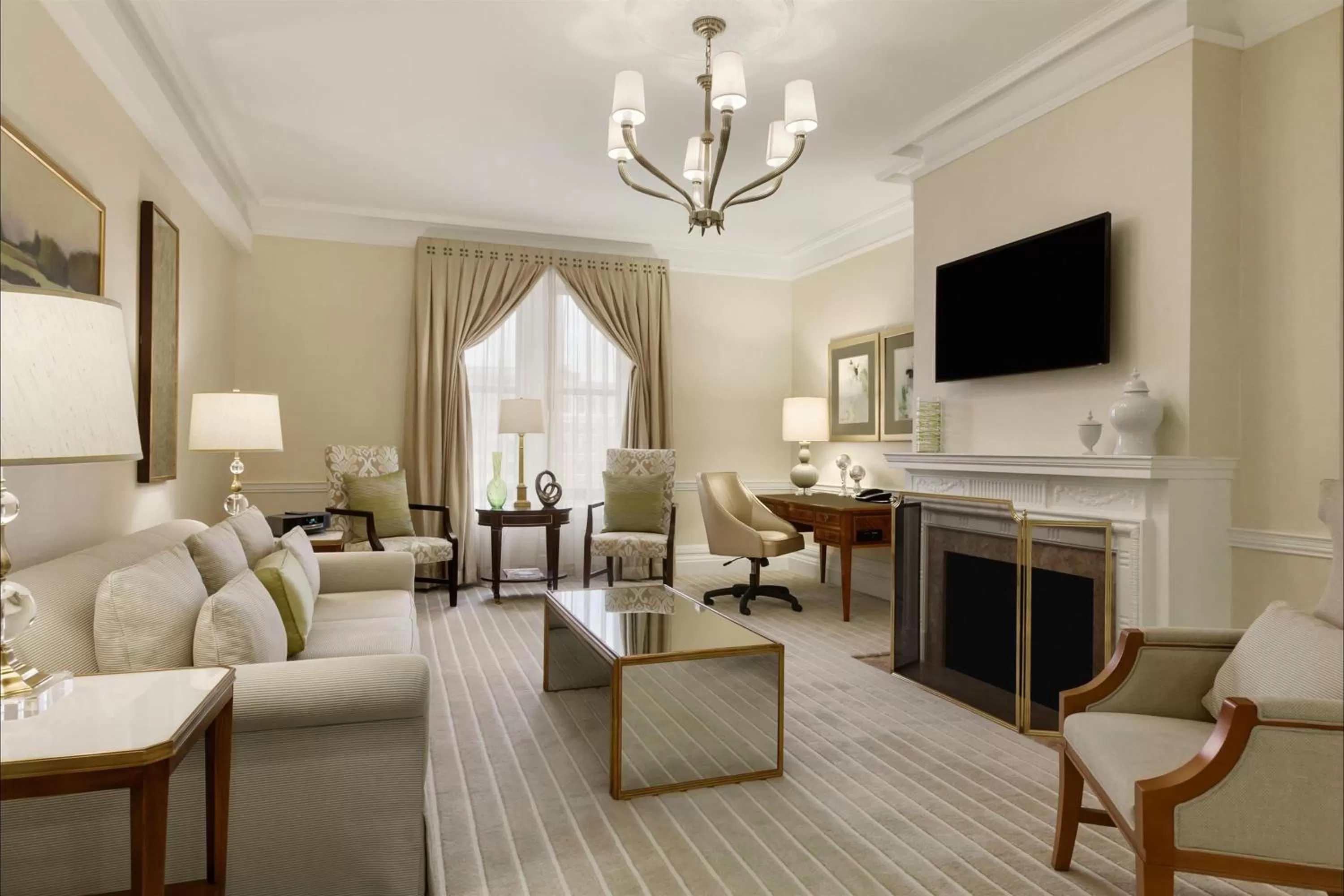 Living room in Fairmont Copley Plaza