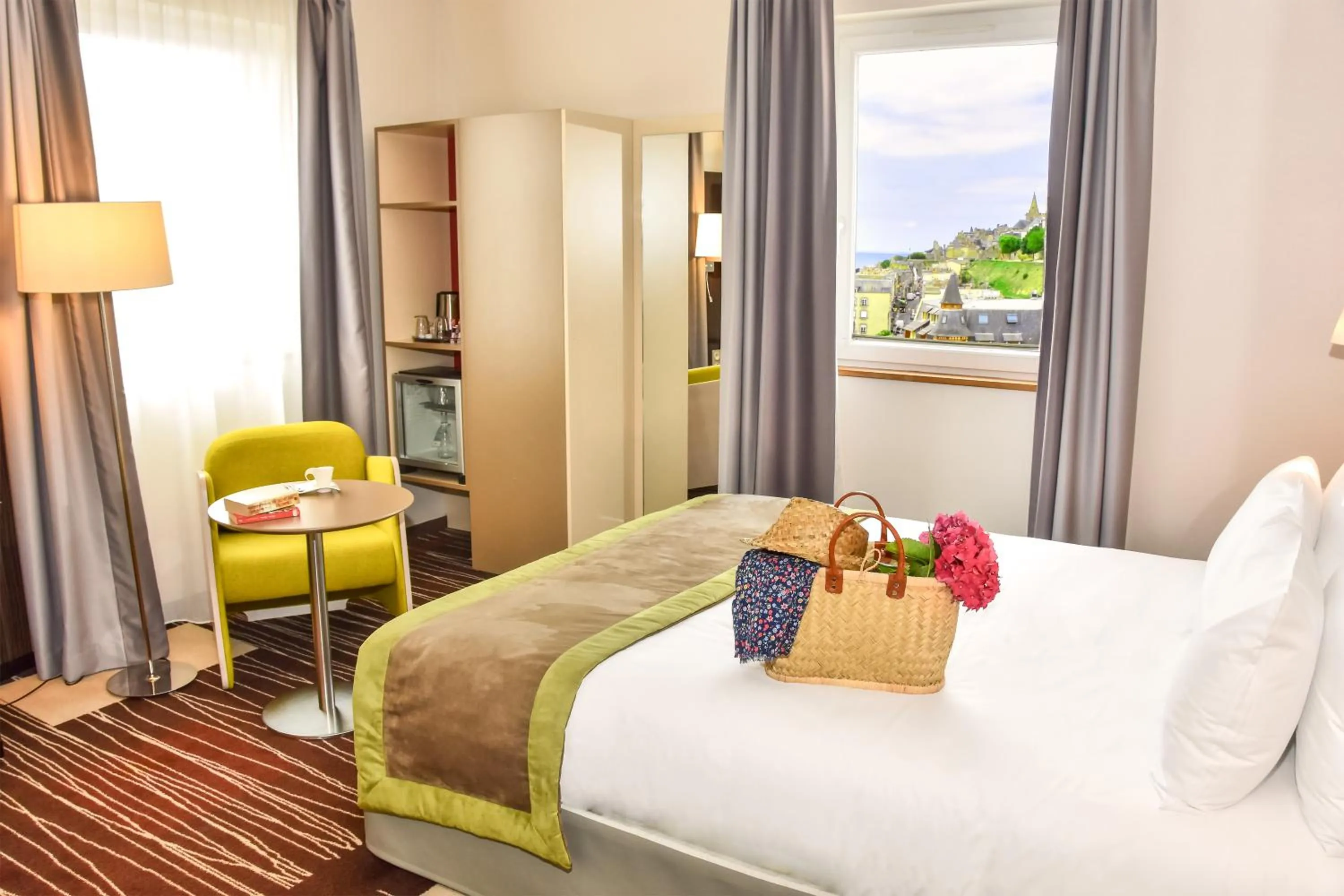 Photo of the whole room, Bed in Mercure Granville Le Grand Large