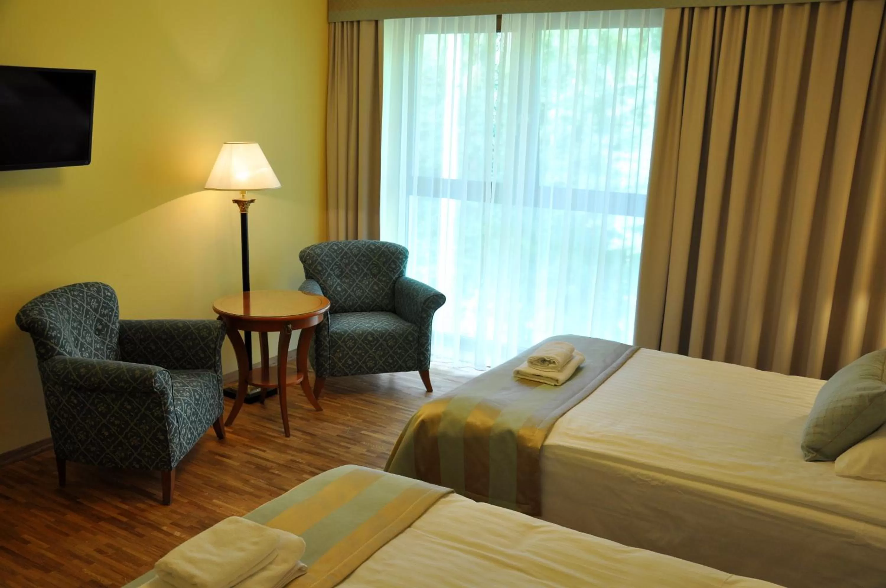 Day, Bed in Hotel Mir-Jan SPA