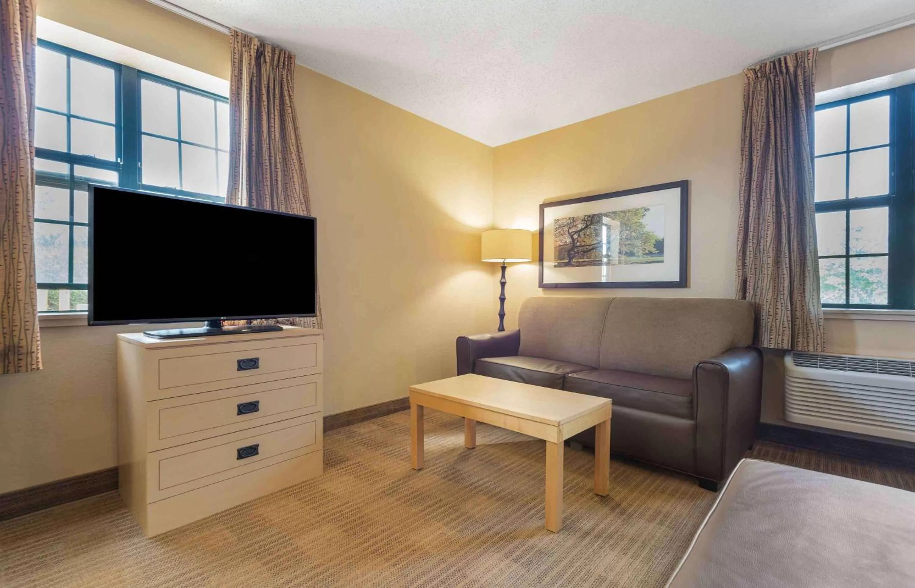 Bedroom in Extended Stay America Suites - Buffalo - Amherst