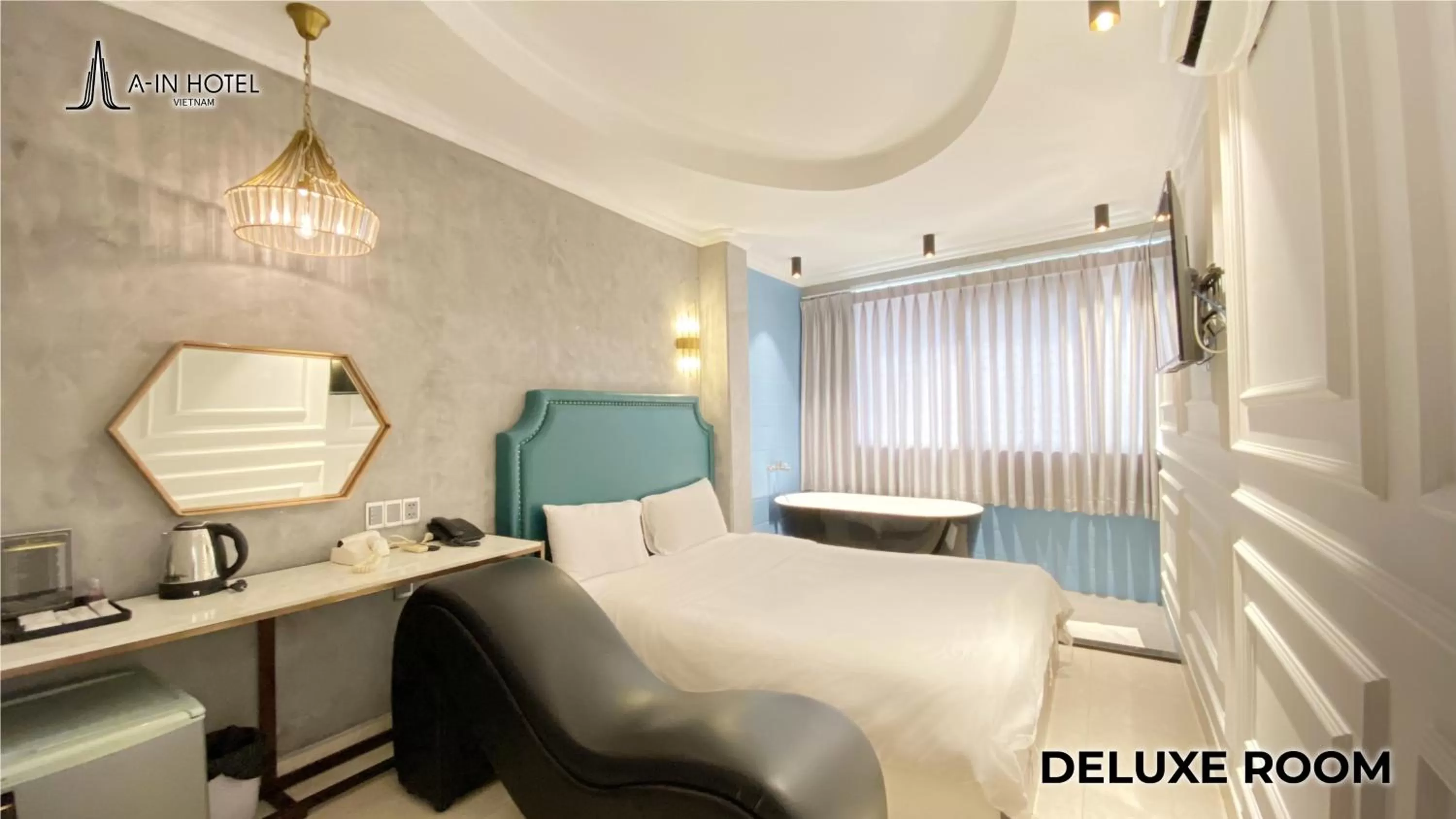 Photo of the whole room, Bed in A In Hotel Del Luna