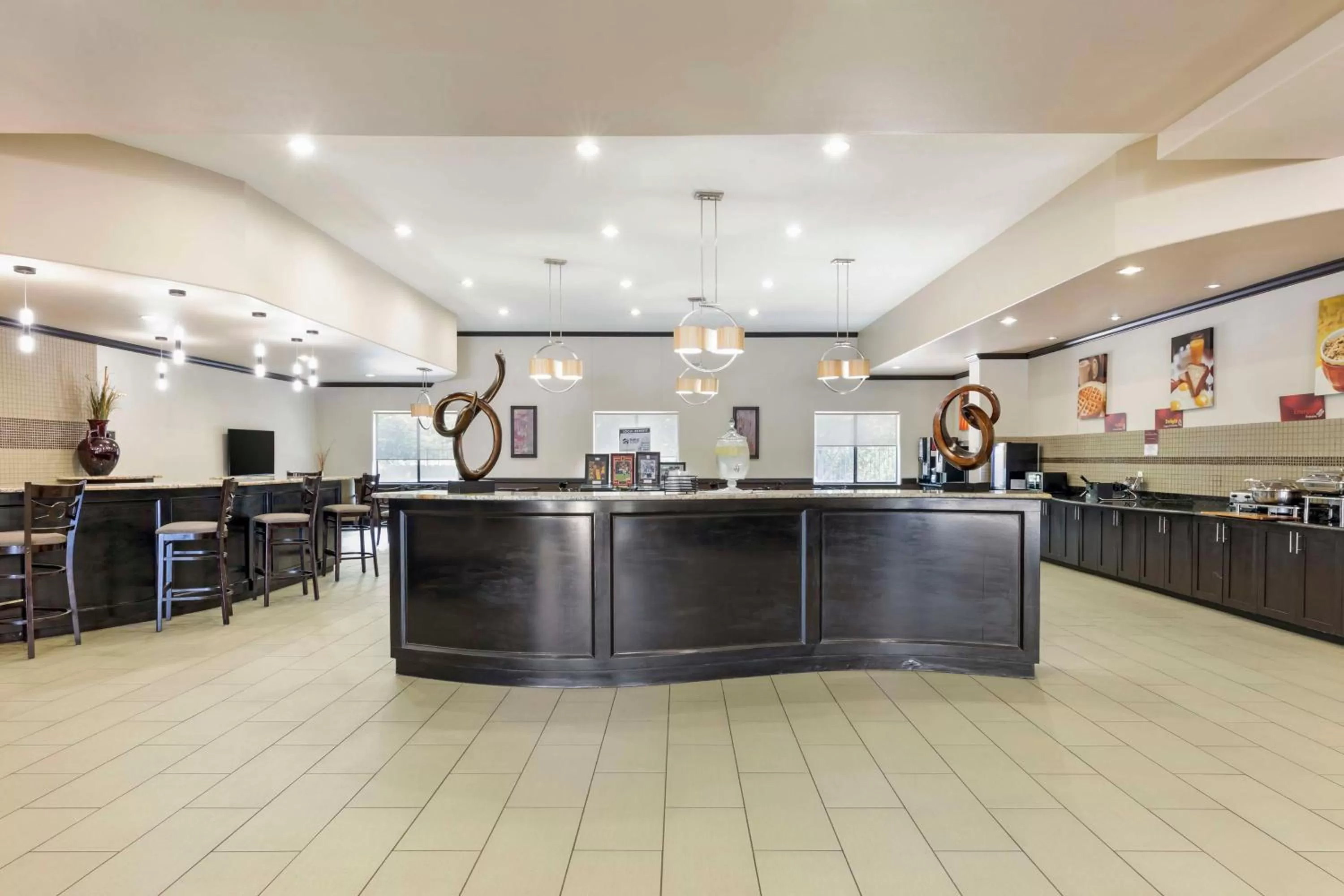 Breakfast in Best Western Plus Texoma Hotel & Suites