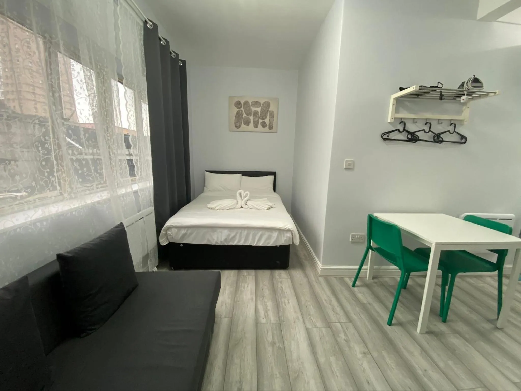 Other, Bed in Comfortable - Cosy - Budget Studios in City Center
