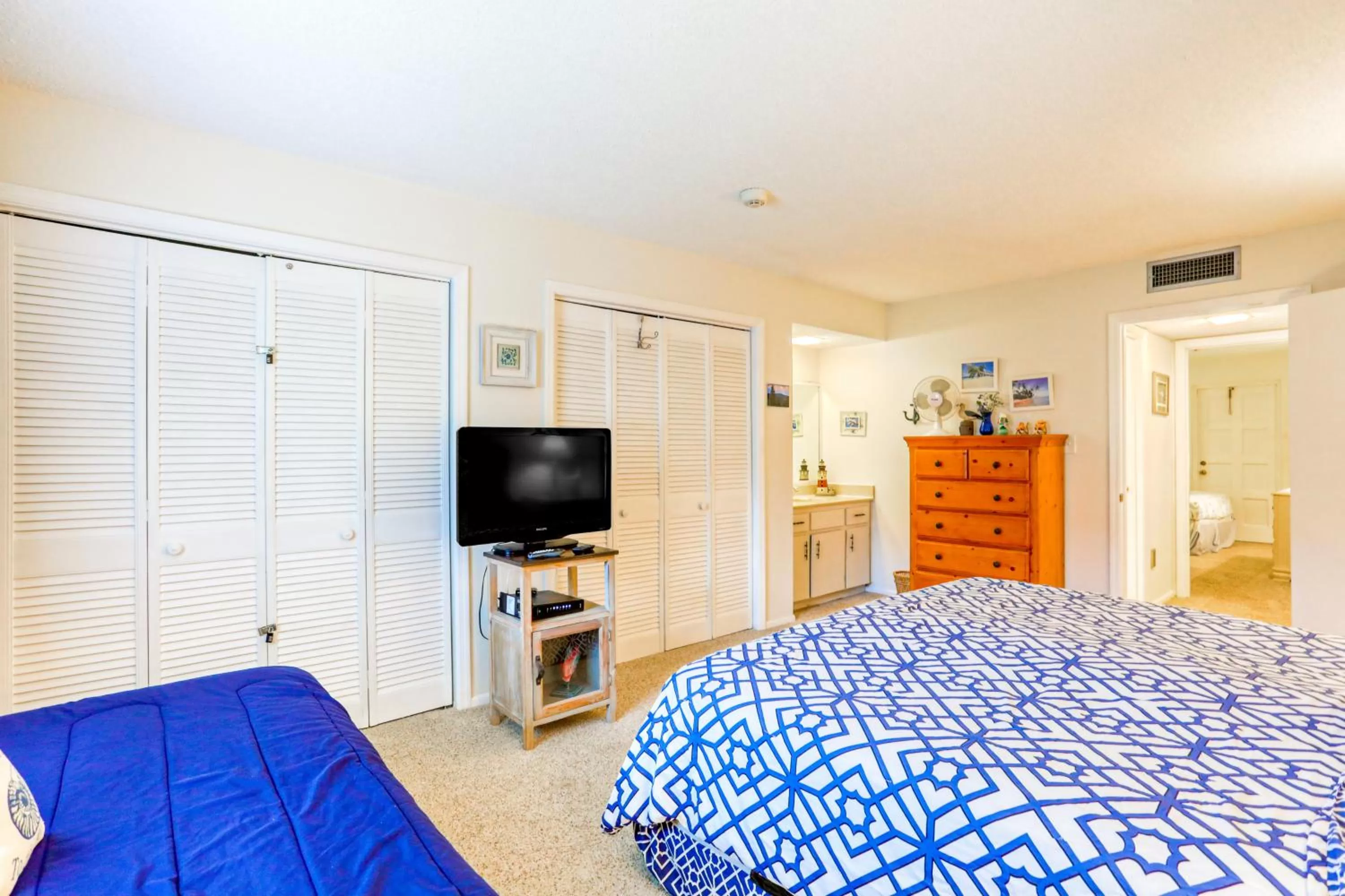 TV/Entertainment Center in Spanish Trace - 235