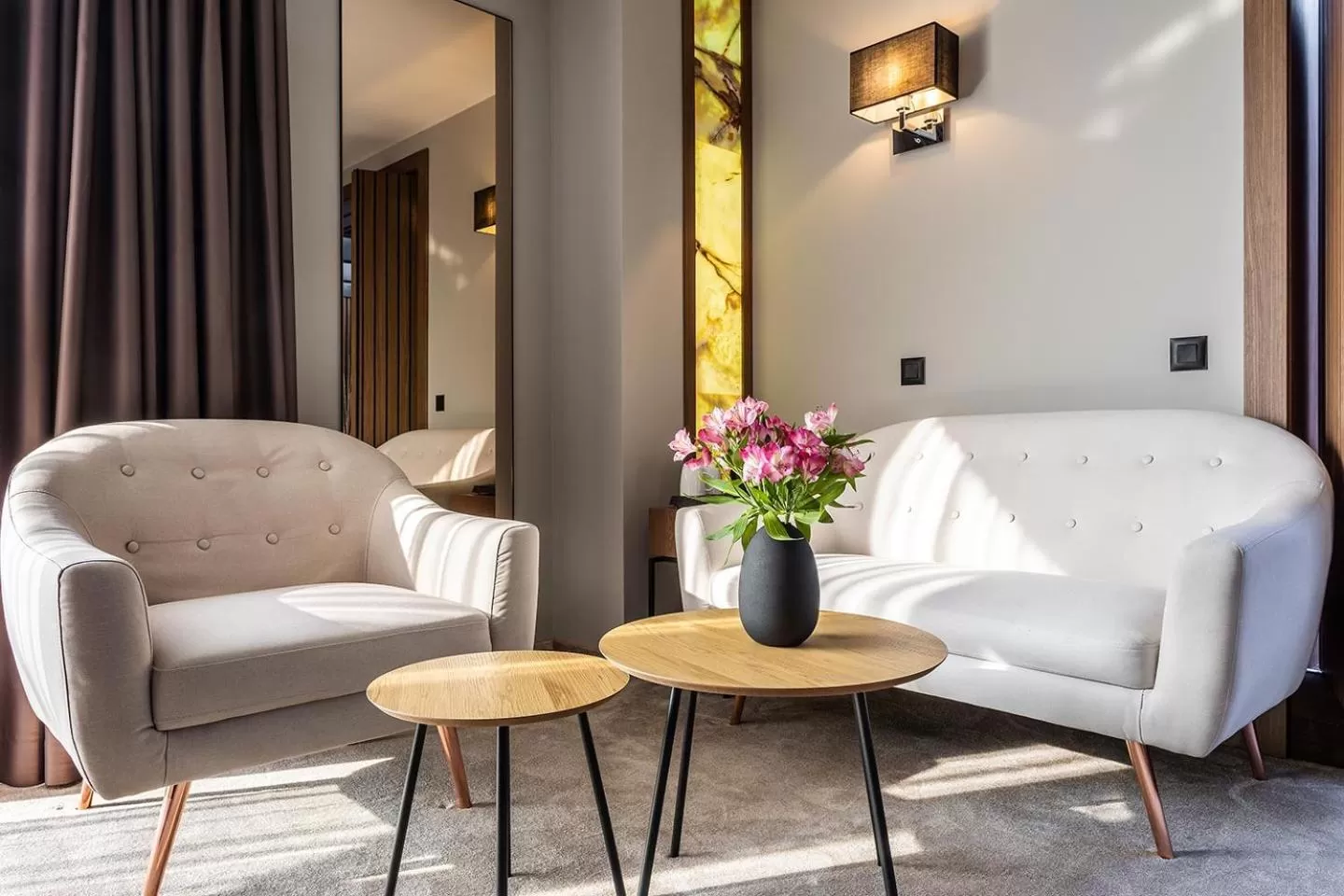 Seating area in Abrazo Sofia Hotel by HMG