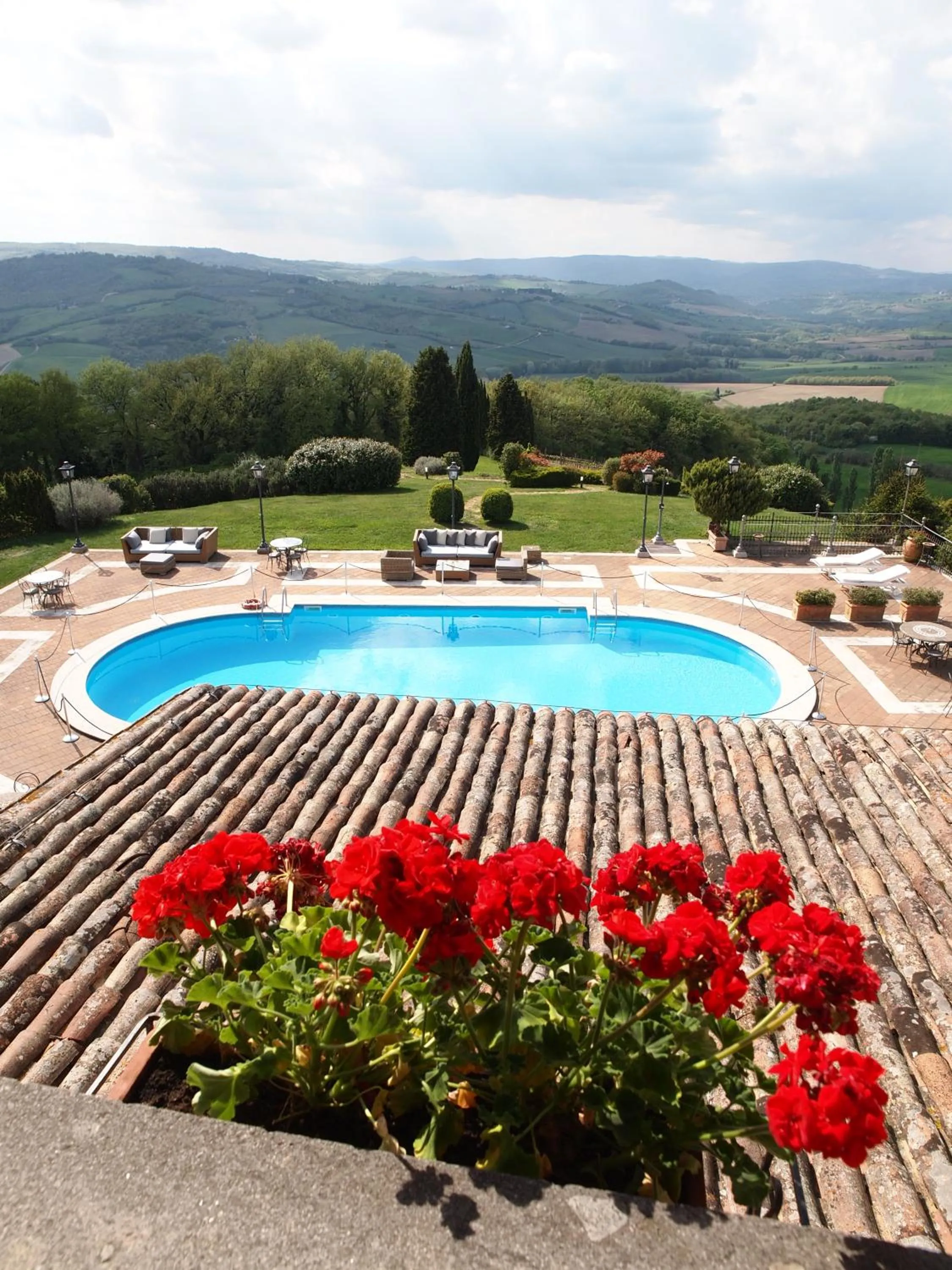 Swimming pool in Relais Todini - Residenza d'epoca - Luxury Historic house