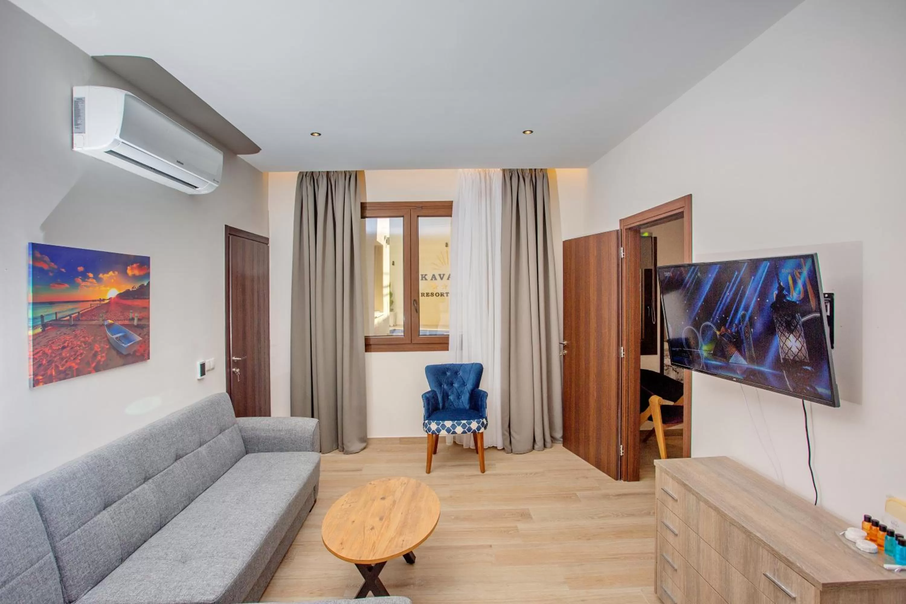 Communal lounge/ TV room in Kavala Resort & Spa