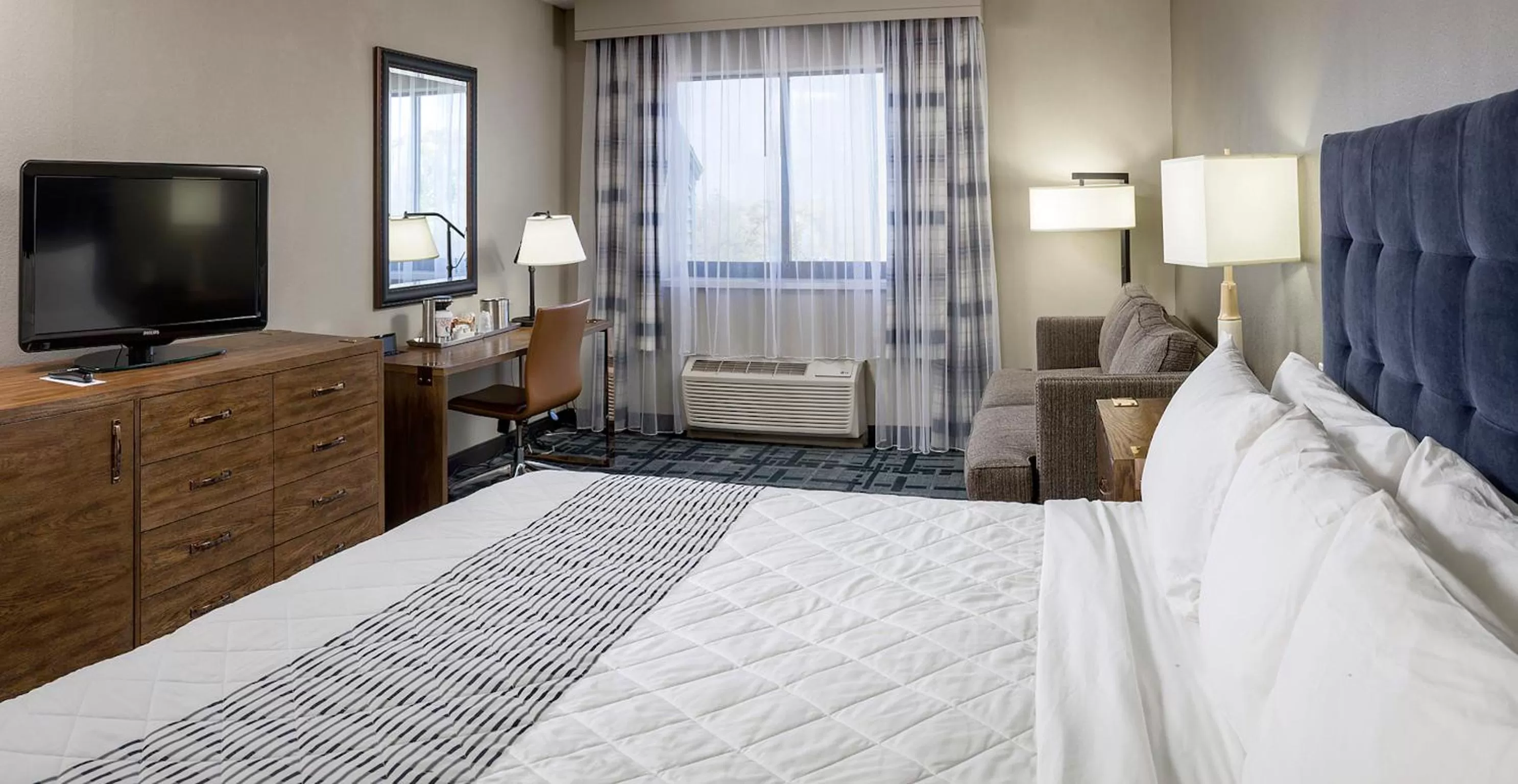 Bedroom, Bed in Hotel 1620 Plymouth Harbor