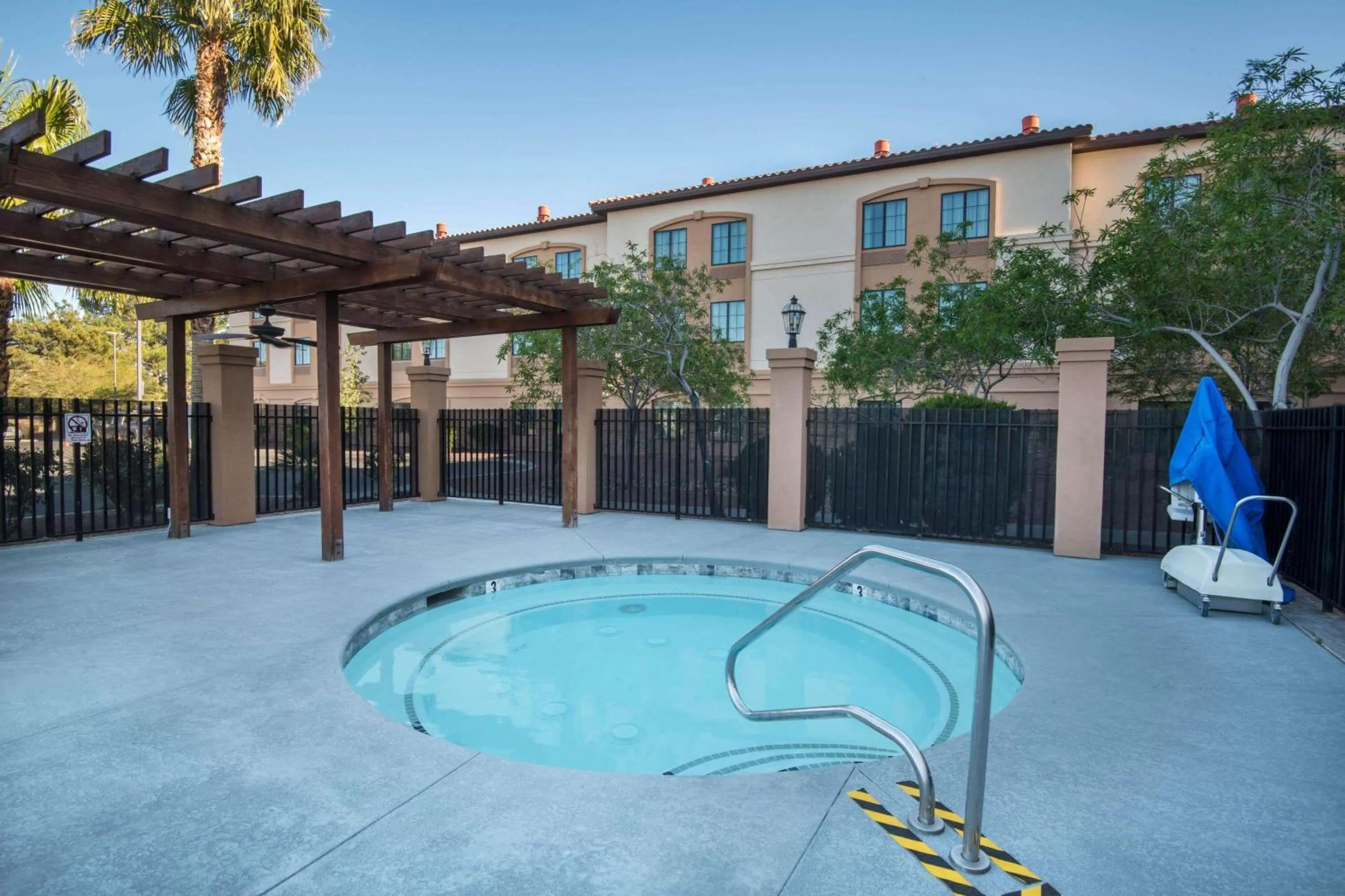Hot Tub in La Quinta by Wyndham Las Vegas Airport South