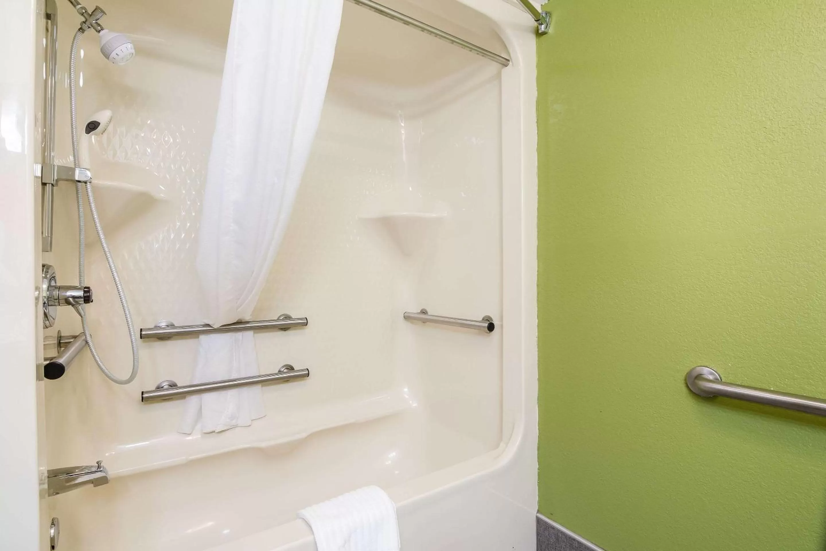 Bathroom in Sleep Inn Wytheville I-77 and I-81