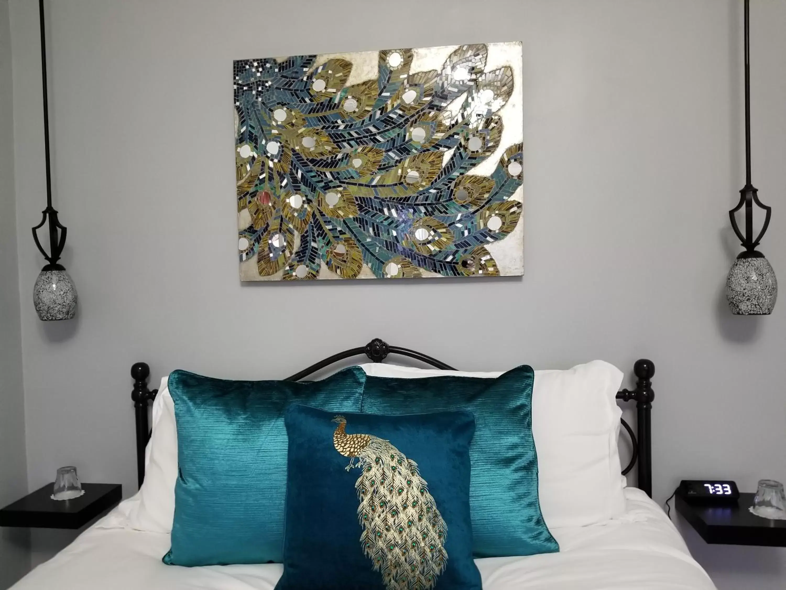 Queen Room - Painted Lady in Blackberry Inn Queen Room - Painted Lady in Blackberry Inn