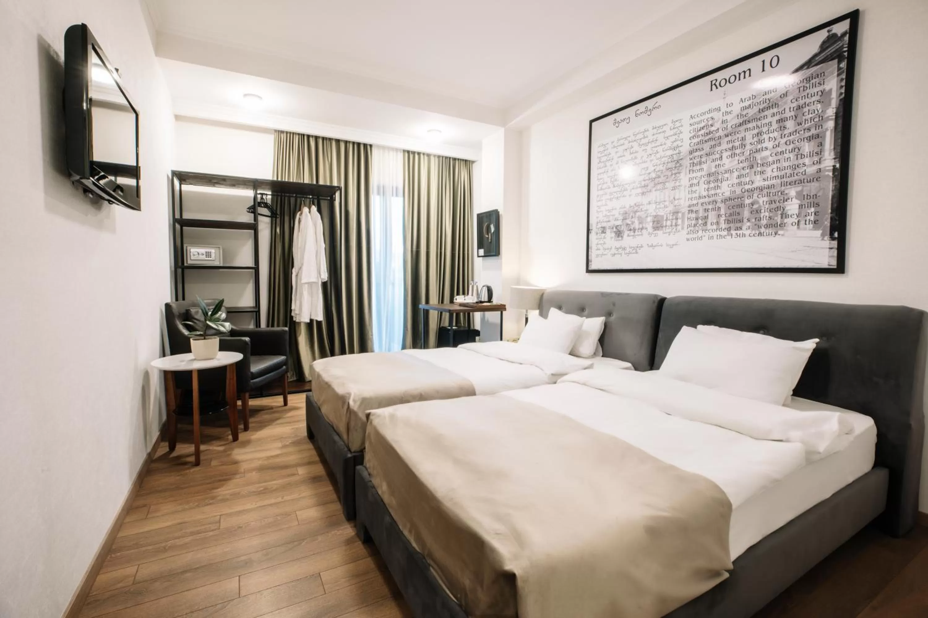 Bed in Citadel Narikala Hotel