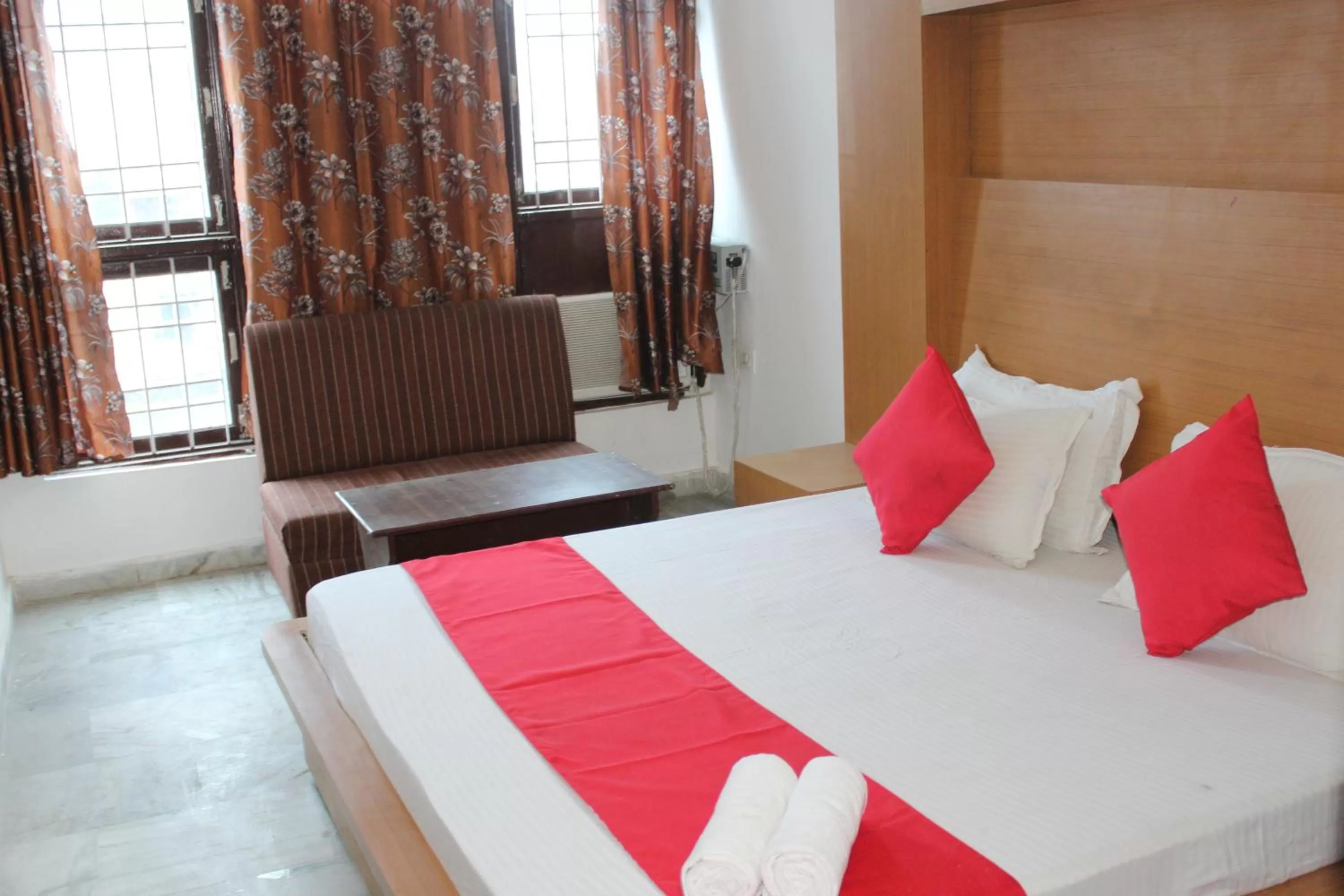 Bed in Trimrooms @ Katra Railway Station