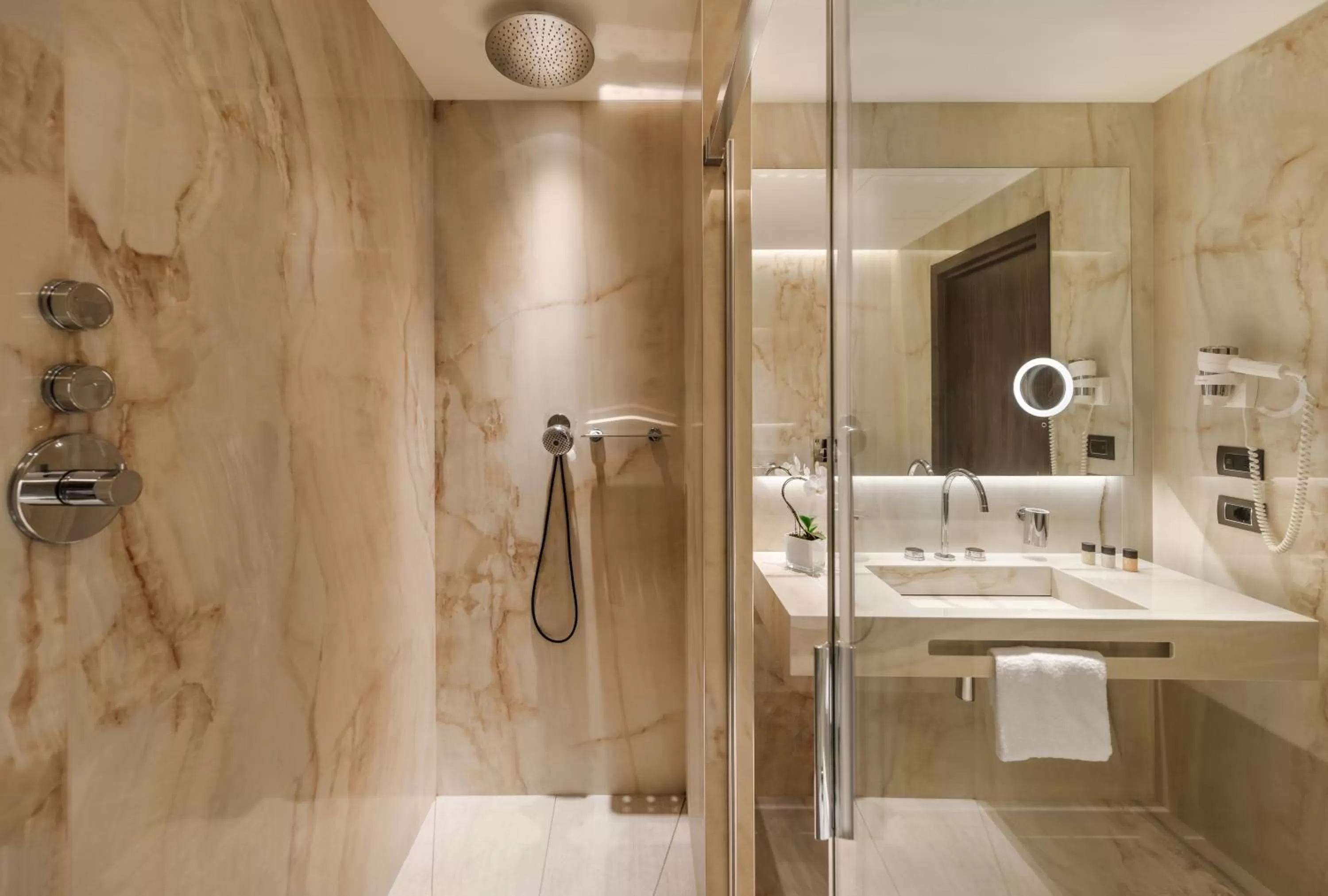 Bed in Hotel Dei Cavalieri Milano Duomo