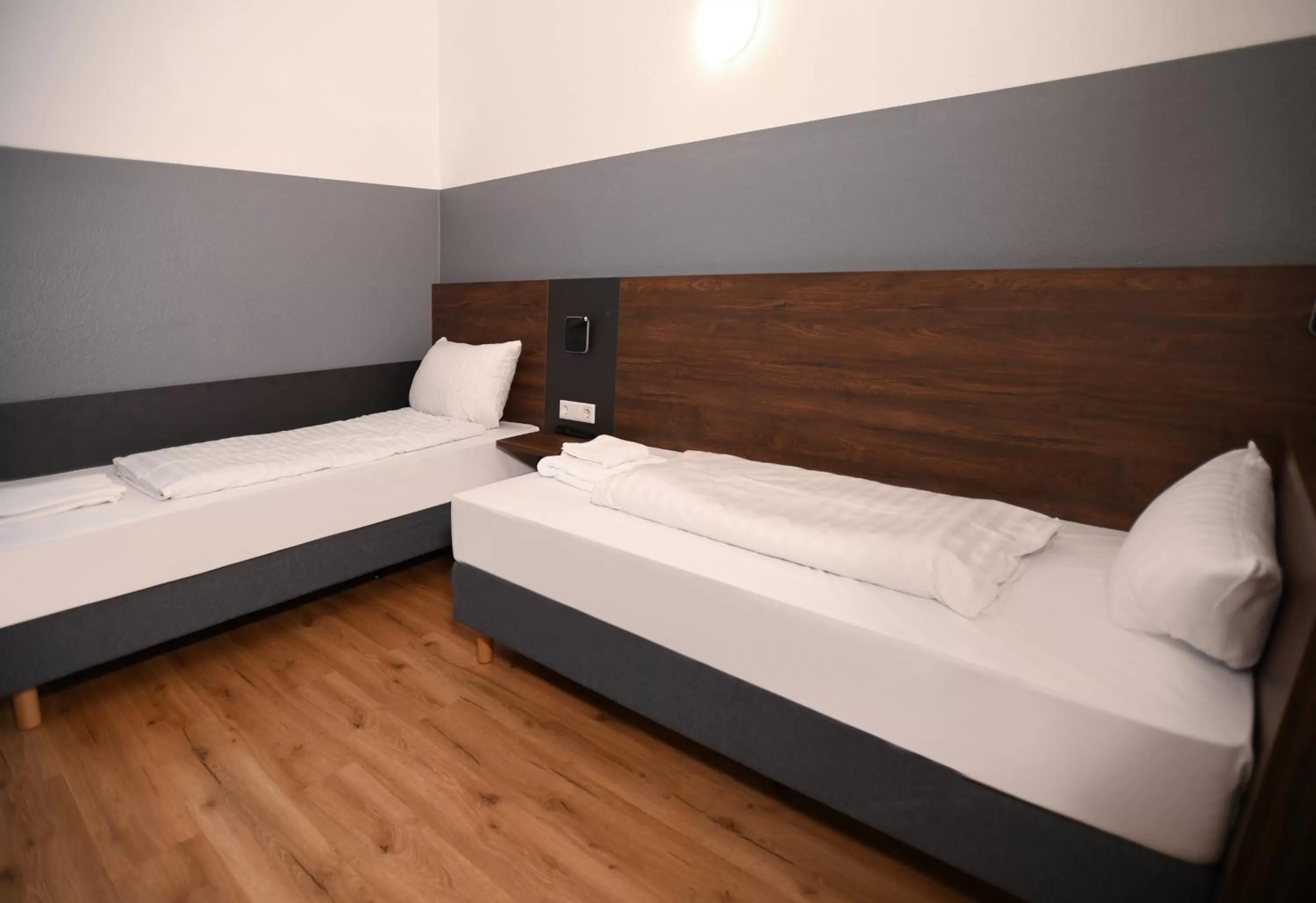 Bed in Hotel Apadana Frankfurt