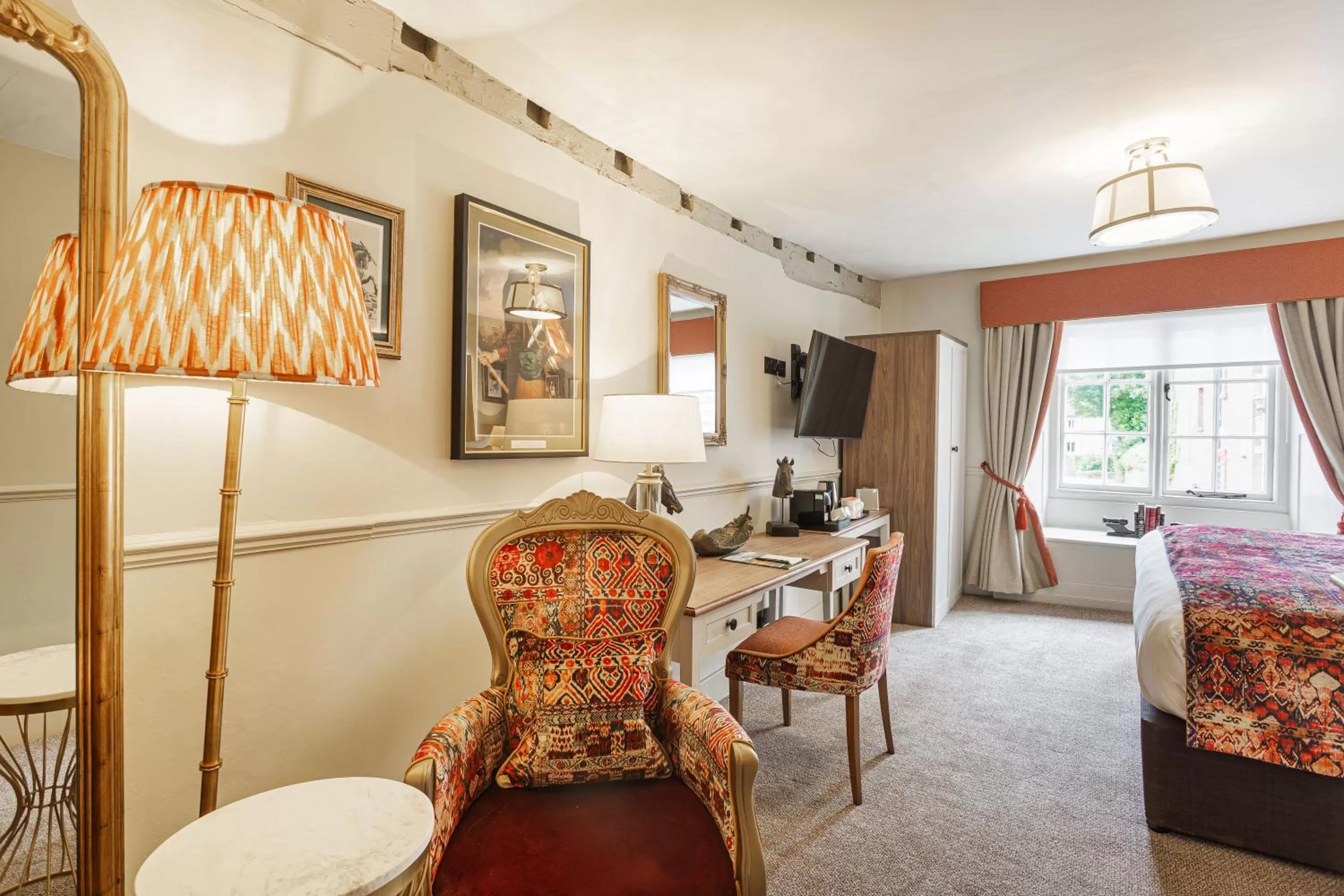 Bedroom, Bed in The George Hotel, Amesbury, Wiltshire - The Coaching Inn Group