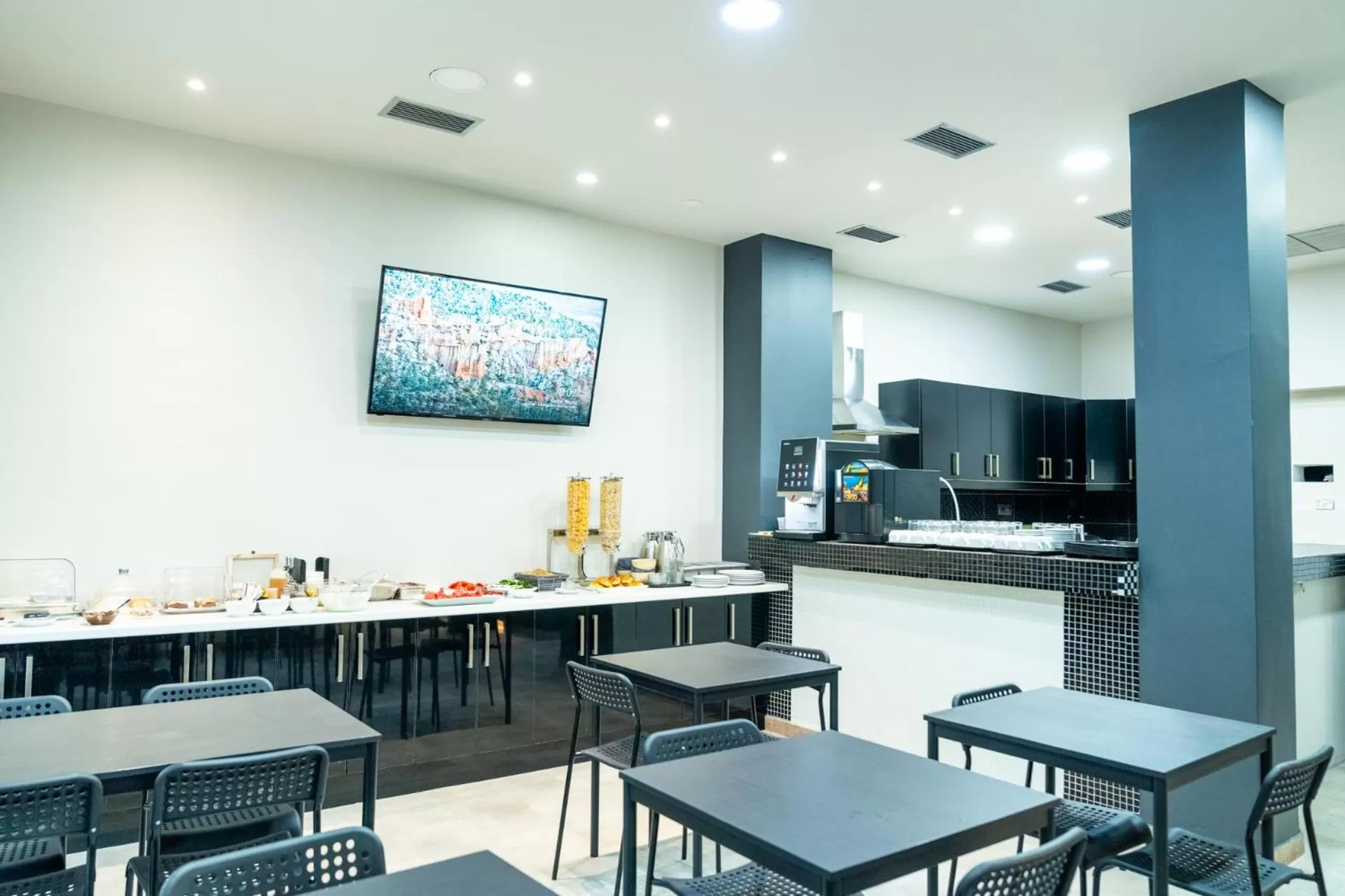 Food and drinks in New Amaryllis Hotel