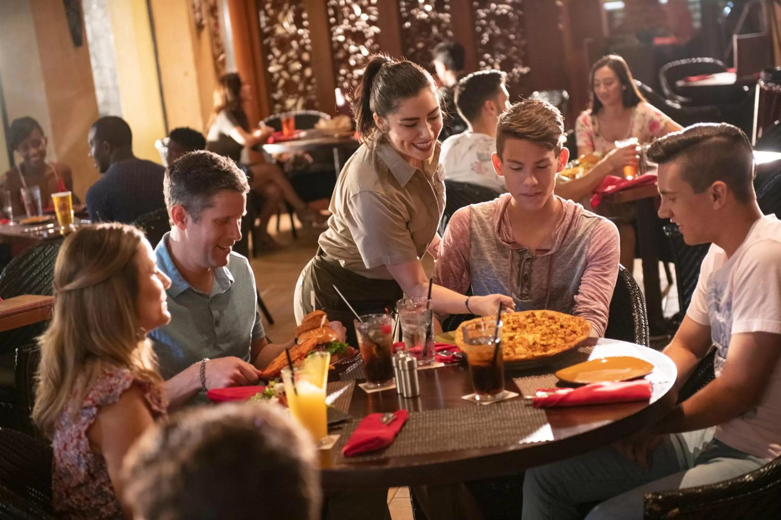 Restaurant/places to eat in Universal's Loews Royal Pacific Resort