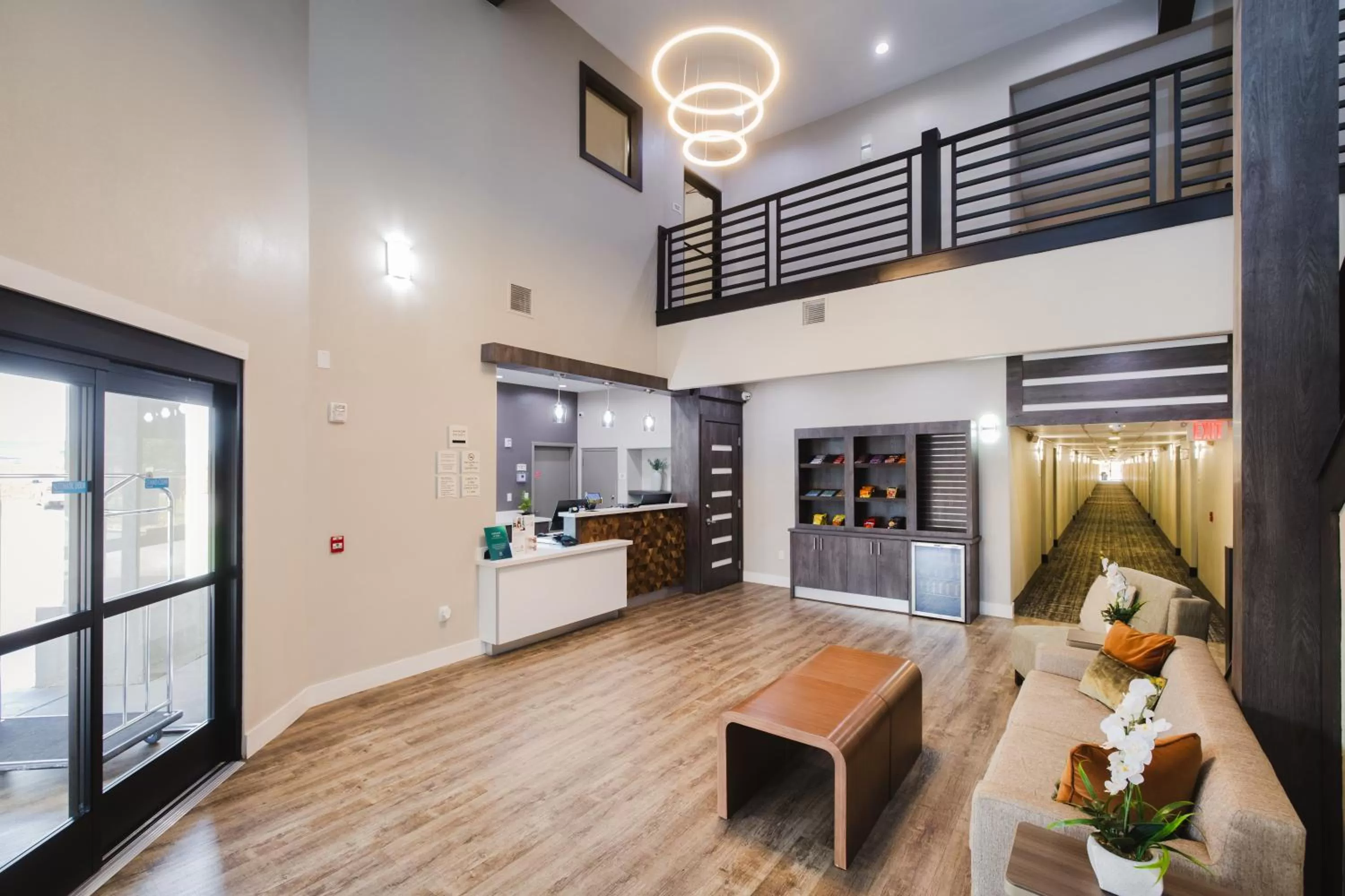 Lobby or reception in Quality Suites Houston Hobby Airport