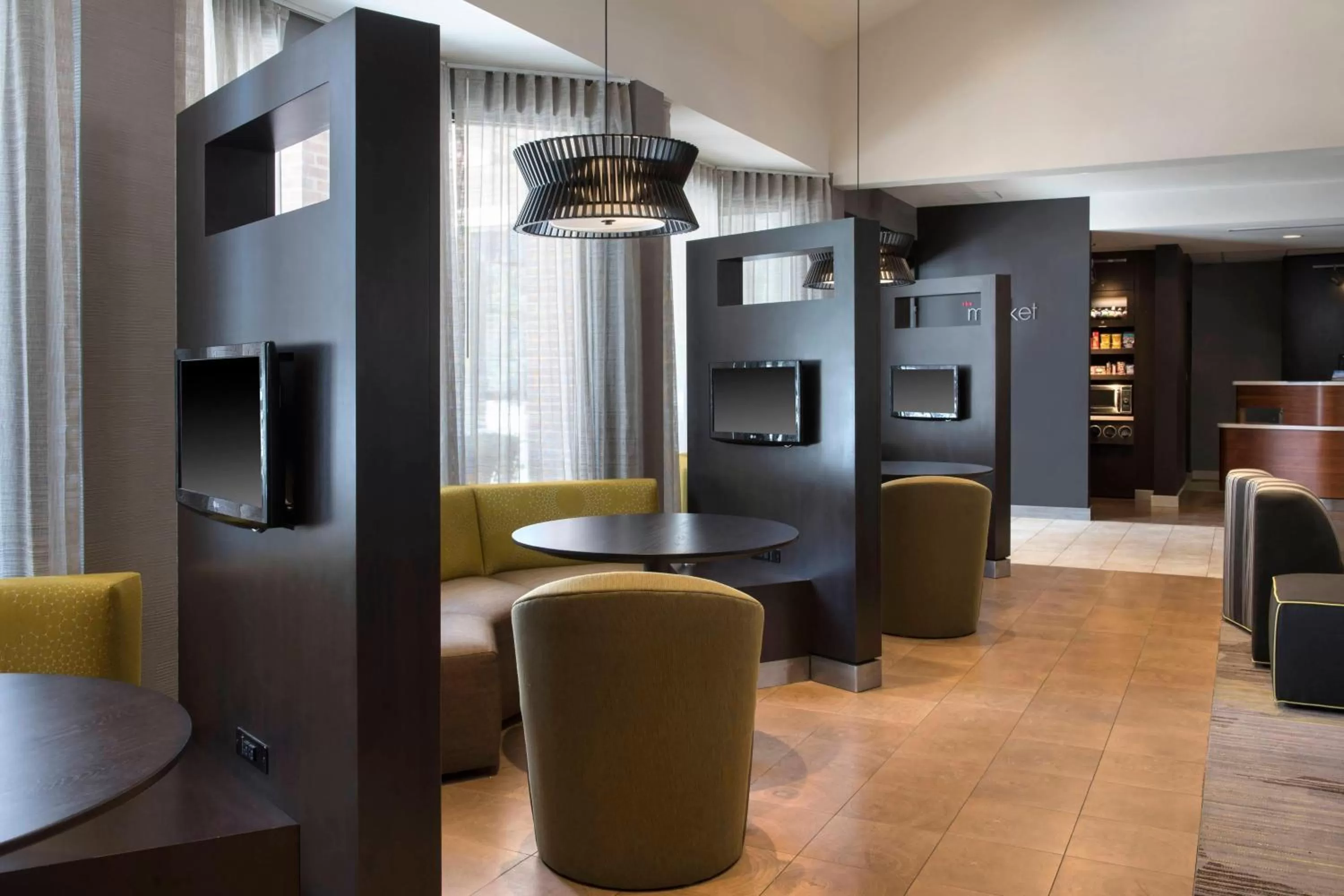 Restaurant/places to eat in Courtyard by Marriott Boston Norwood/Canton