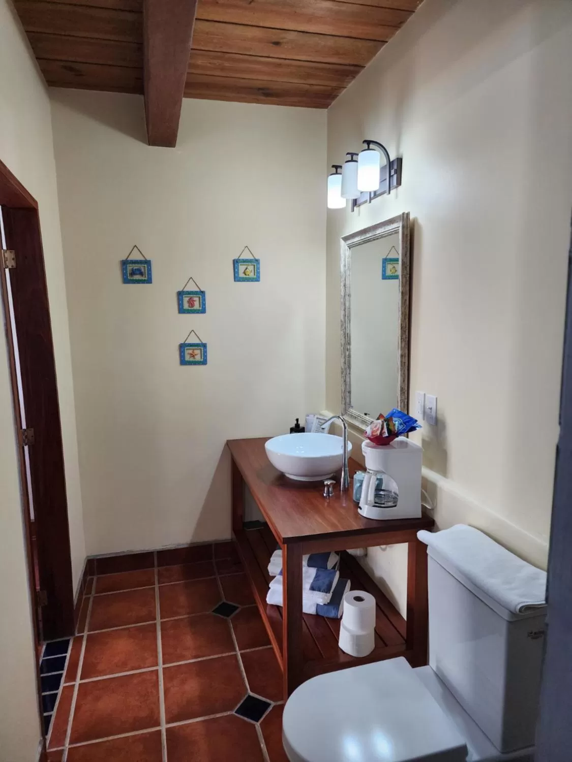 Bathroom in The BNB on Triggerfish Close to the airport