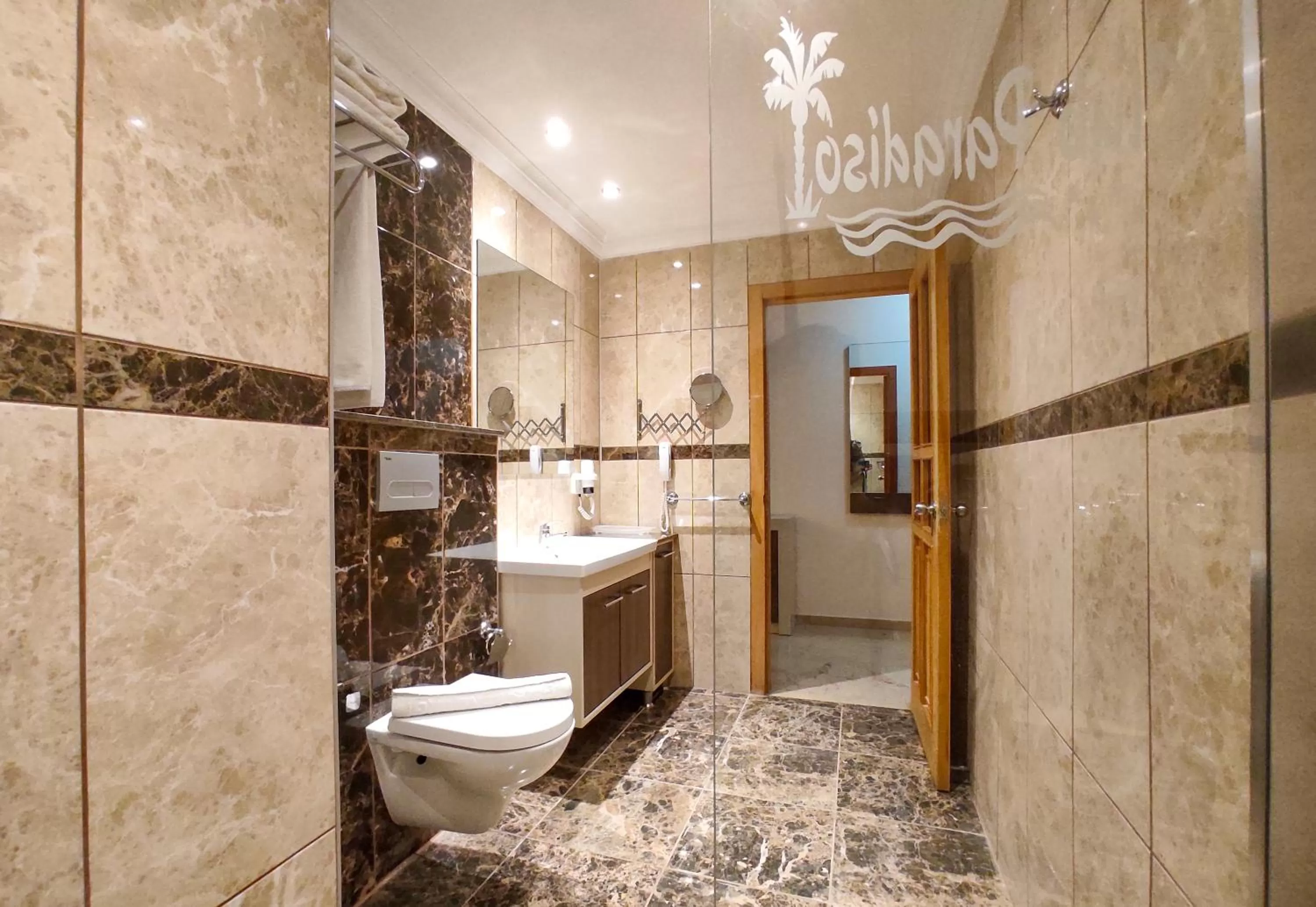 Toilet, Bathroom in Paradiso Günlük Kiralık Daireler Only Room