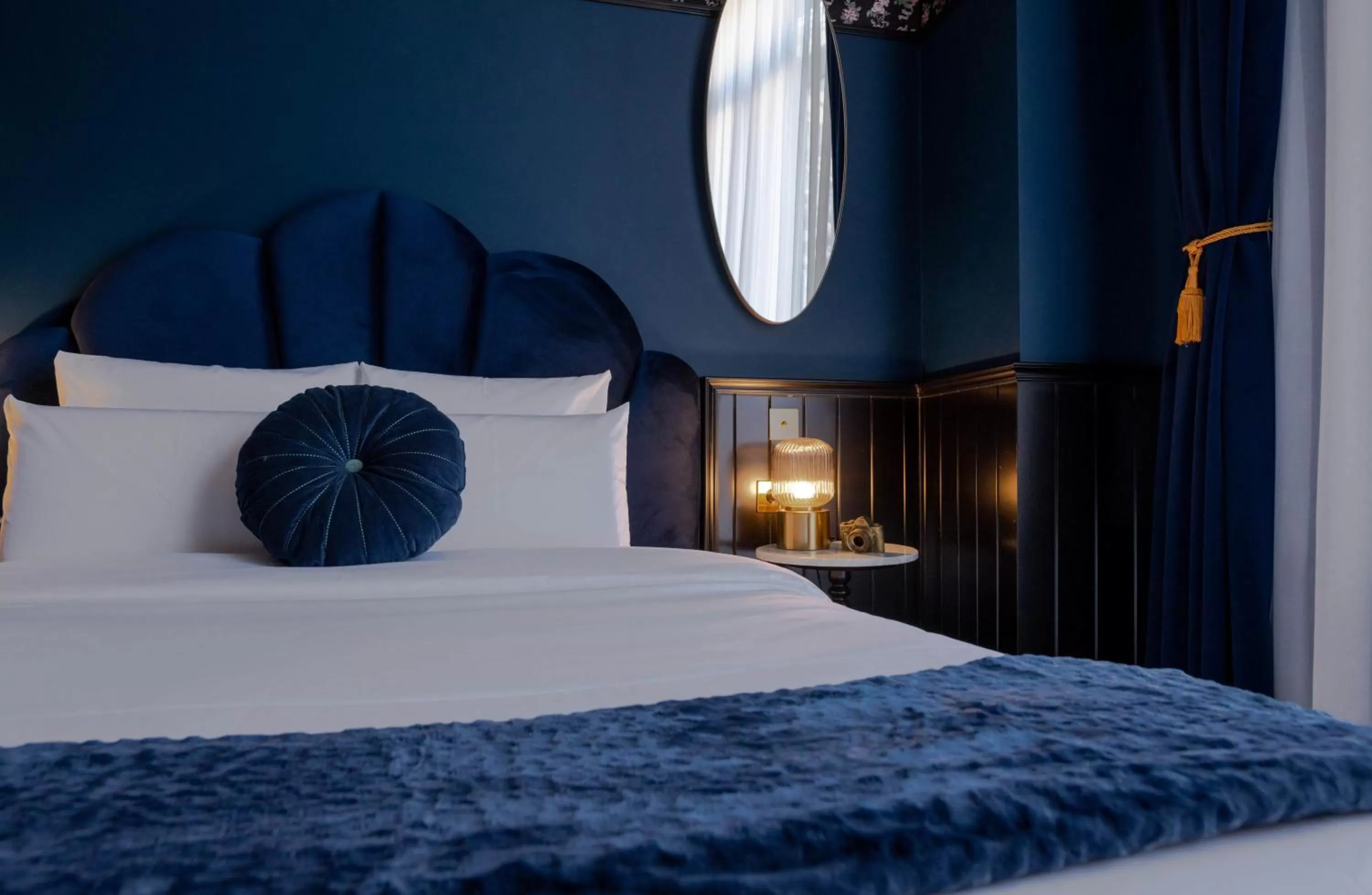 Bedroom, Bed in Craves