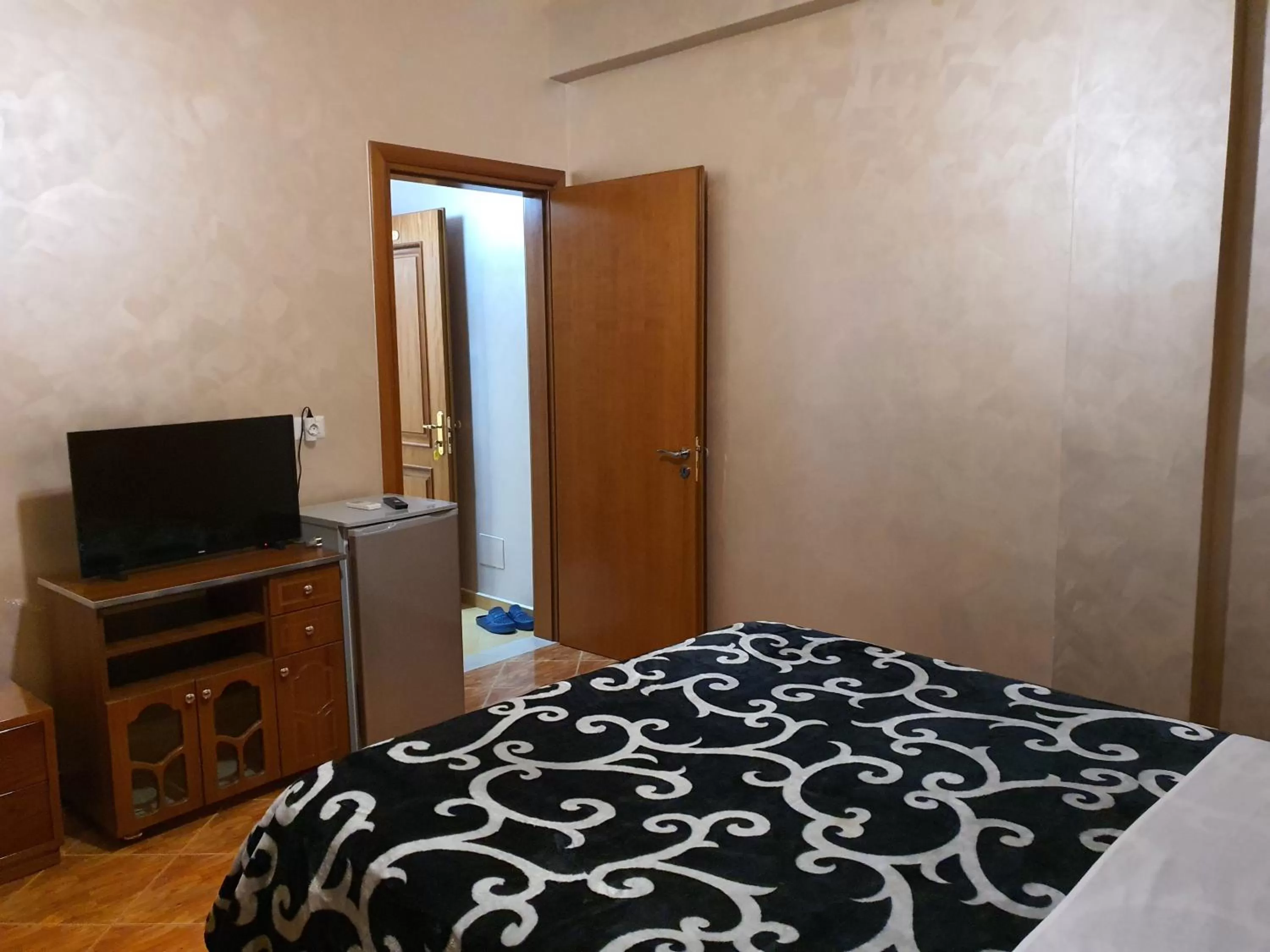 Bed in Kompleksi GJONI