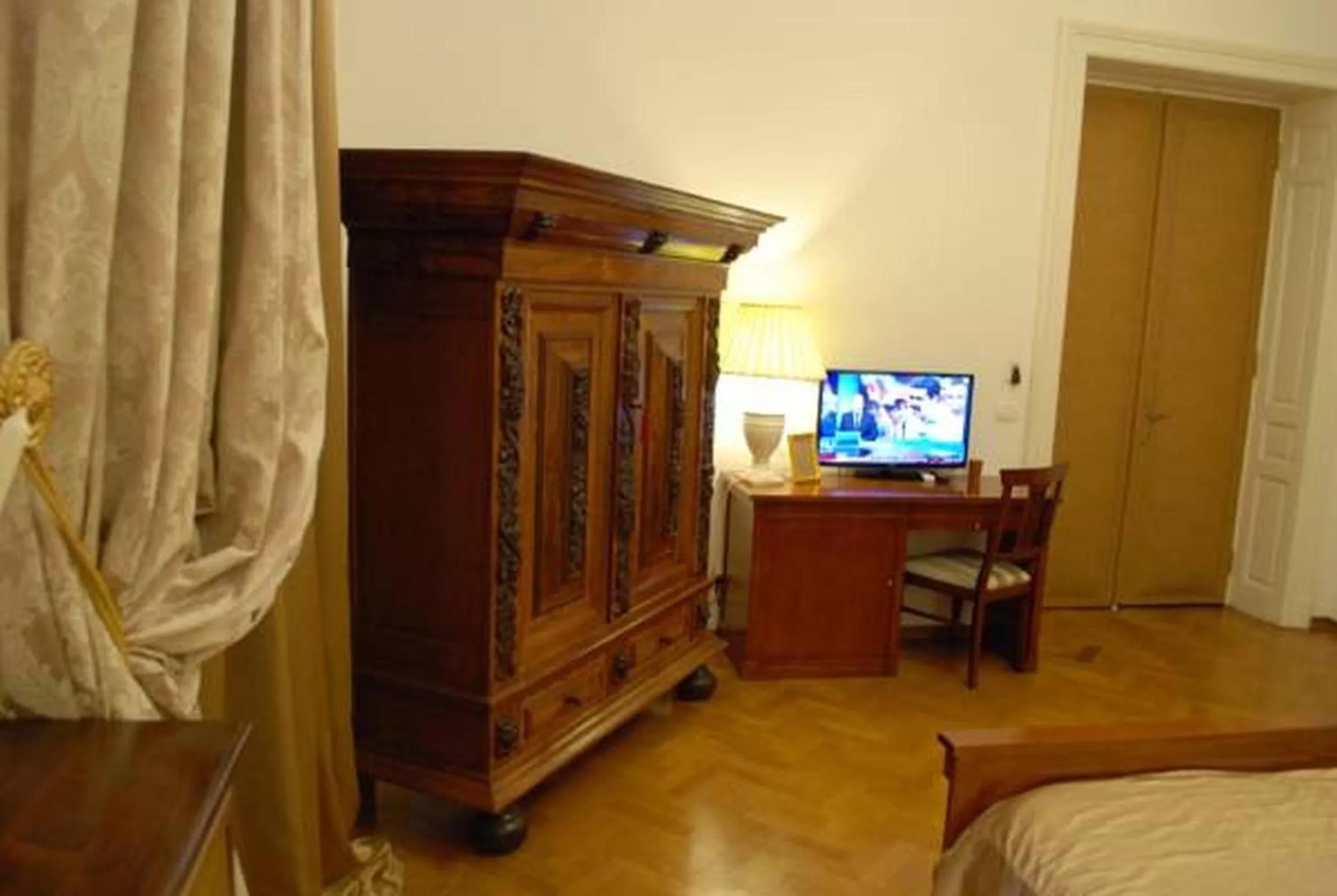 Grand Boutique Hotel