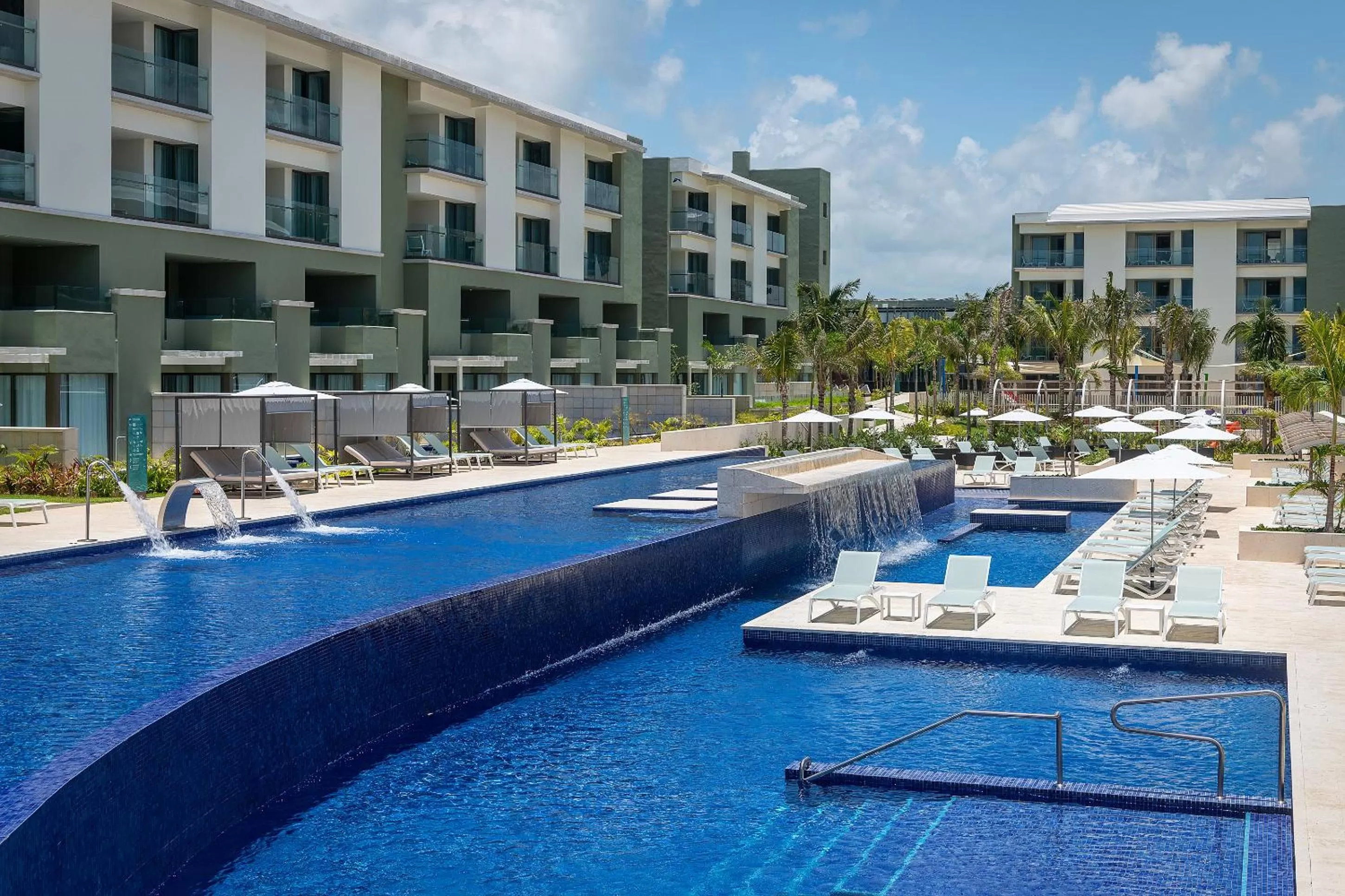 Area and facilities in Catalonia Grand Costa Mujeres All Suites & Spa - All Inclusive